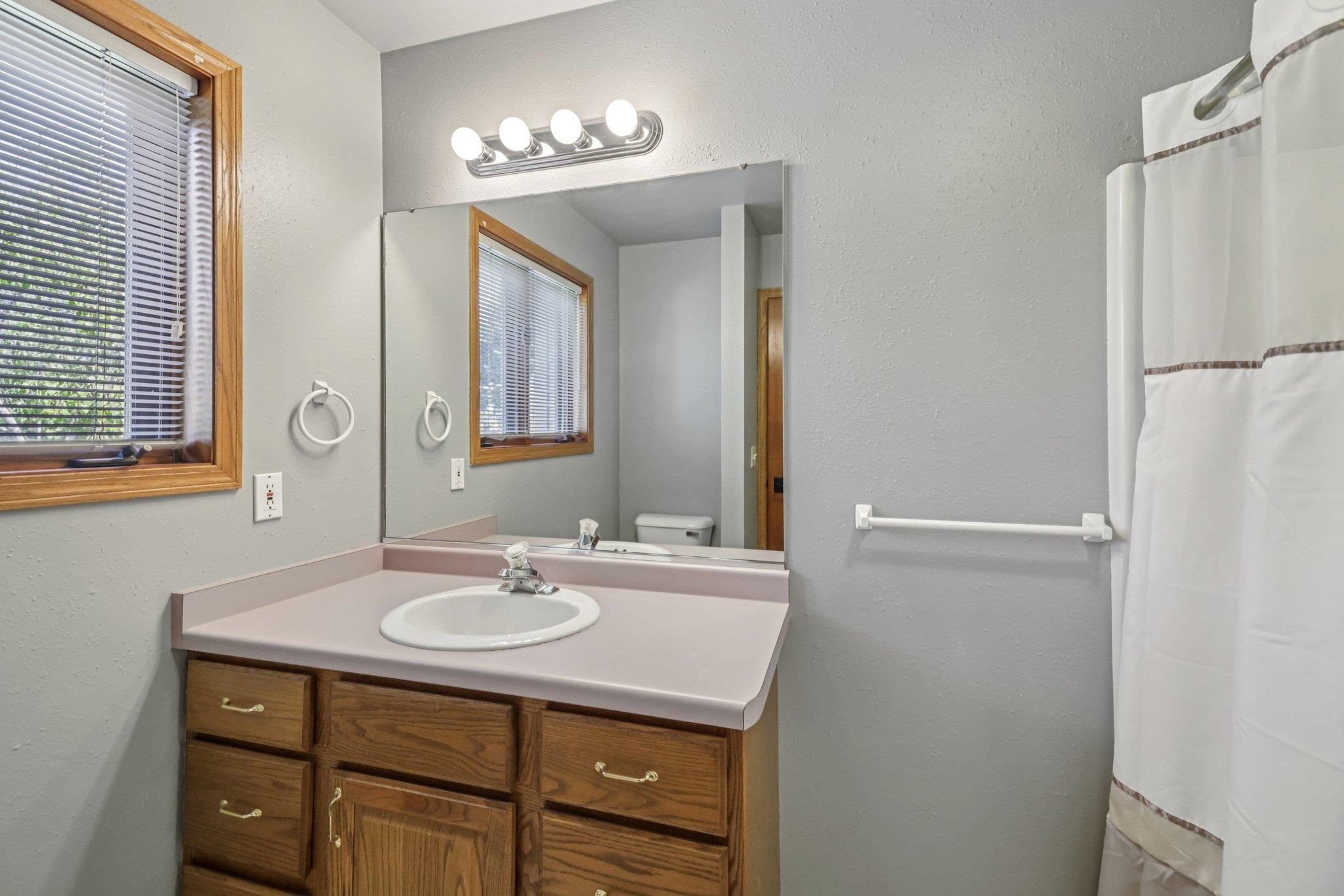 Portage, Wisconsin, 53901, United States, 4 Bedrooms Bedrooms, ,5 BathroomsBathrooms,Residential,For Sale,1976177