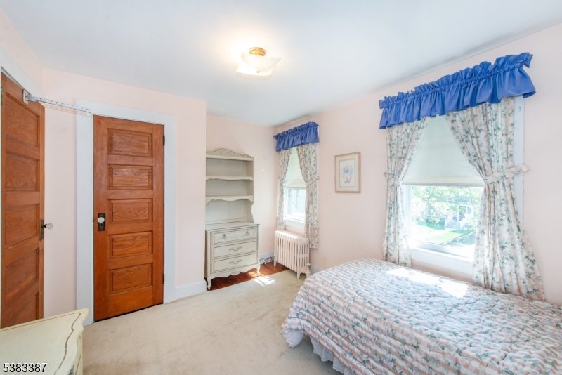 Verona Twp., New Jersey, 07044, United States, 3 Bedrooms Bedrooms, ,2 BathroomsBathrooms,Residential,For Sale,1961647