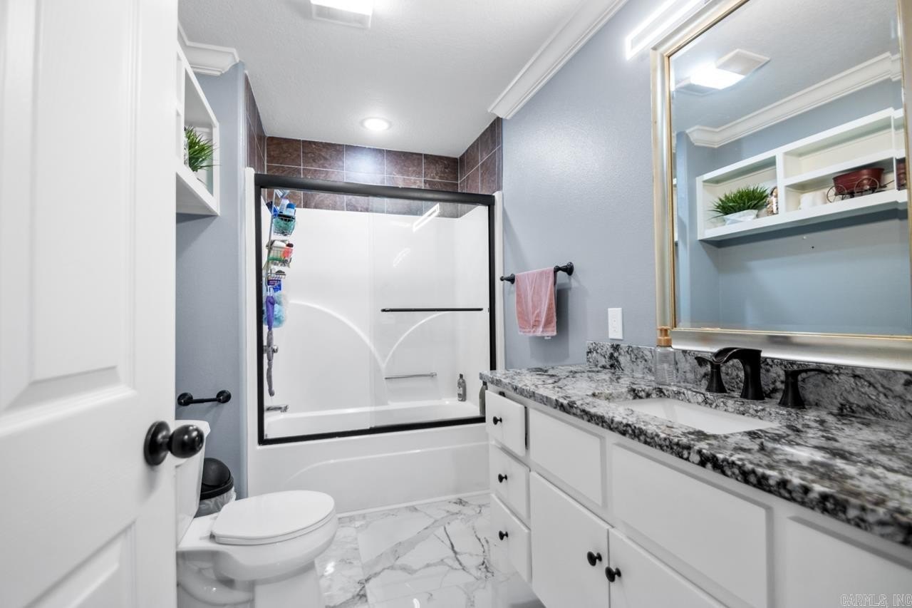 Lonsdale, Arkansas, 72087, United States, 4 Bedrooms Bedrooms, ,4 BathroomsBathrooms,Residential,For Sale,1974688