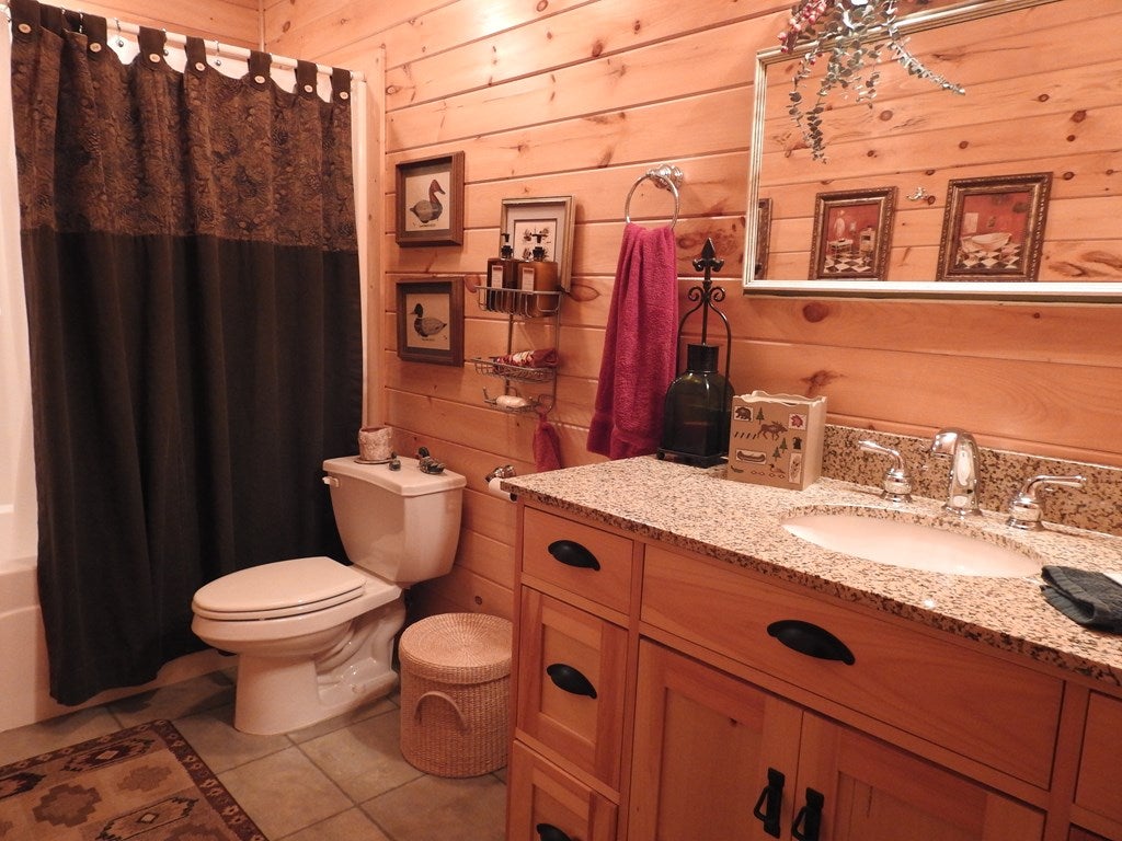 Morganton, Georgia, 30560, United States, 3 Bedrooms Bedrooms, ,3 BathroomsBathrooms,Residential,For Sale,1858893
