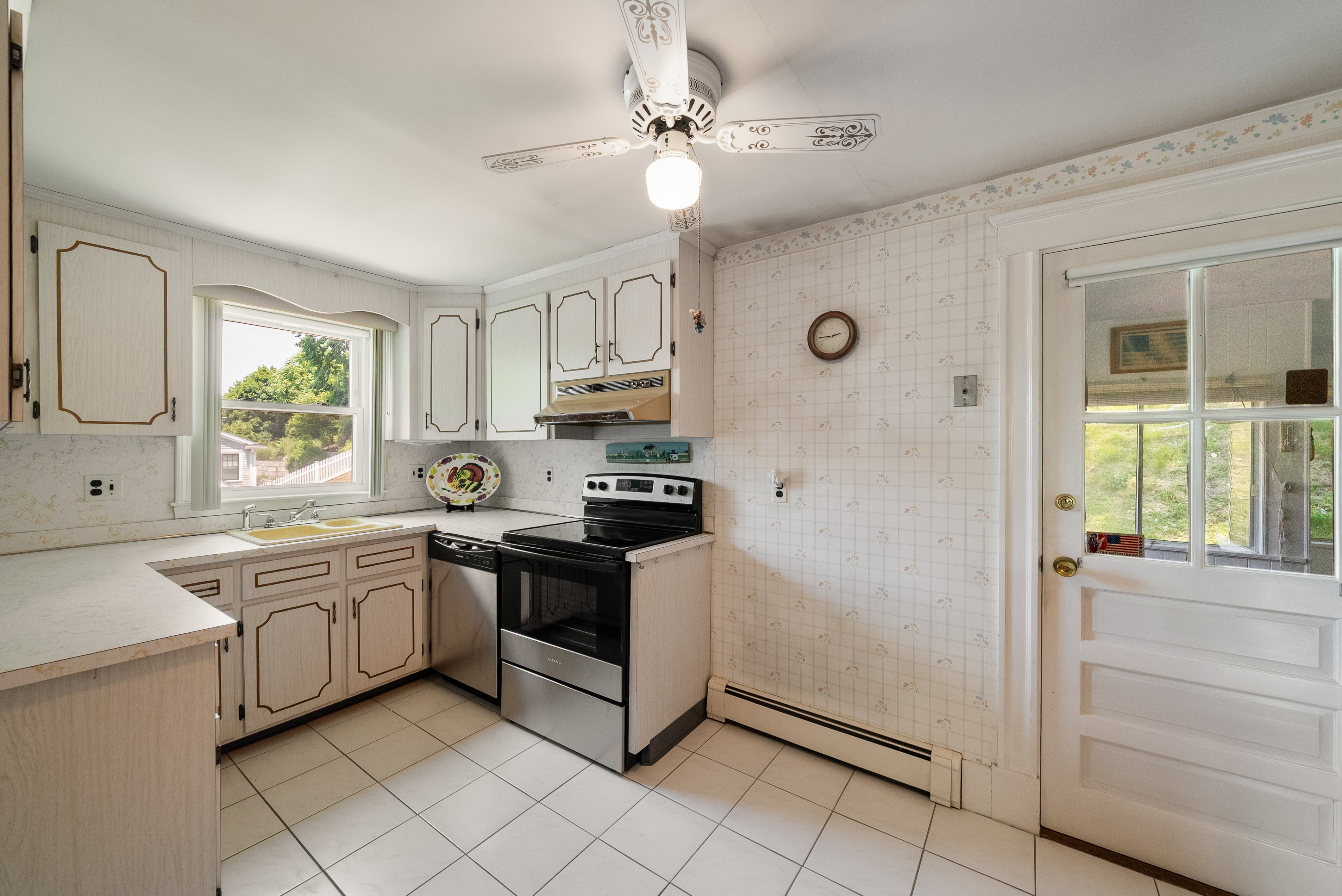  28 Hudson Street, Watertown, MA 02472 - 物件實景