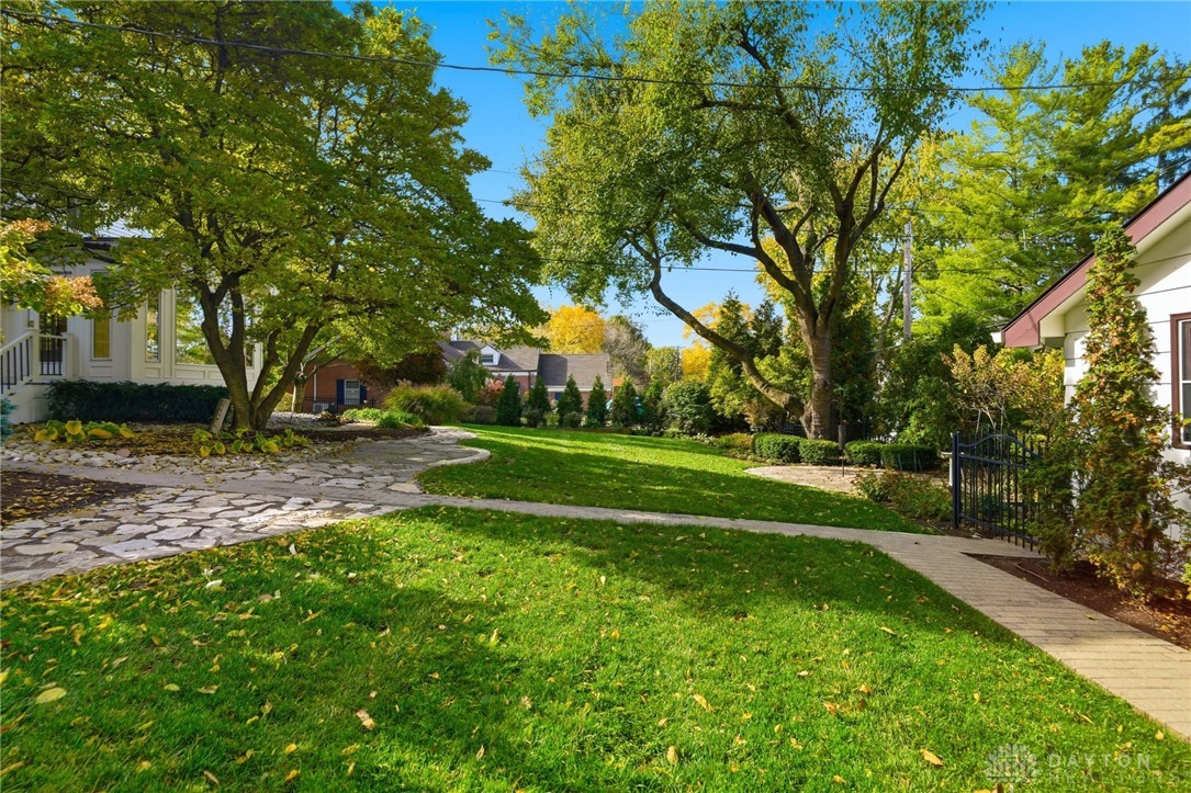 Oakwood, Ohio, 45409, United States, 4 Bedrooms Bedrooms, ,3 BathroomsBathrooms,Residential,For Sale,1987886