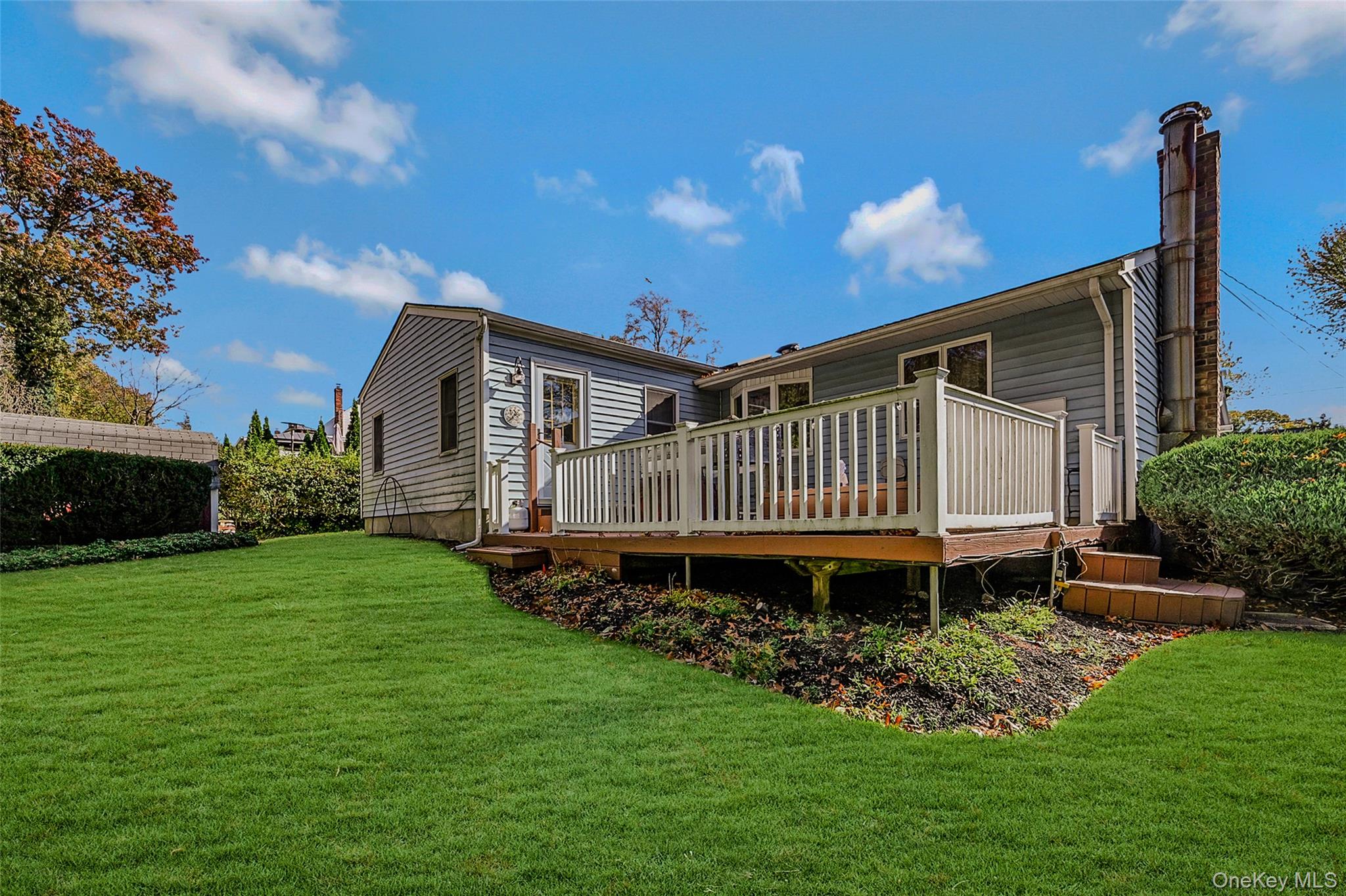 Selden, New York, 11784, United States, 3 Bedrooms Bedrooms, ,2 BathroomsBathrooms,Residential,For Sale,1988093