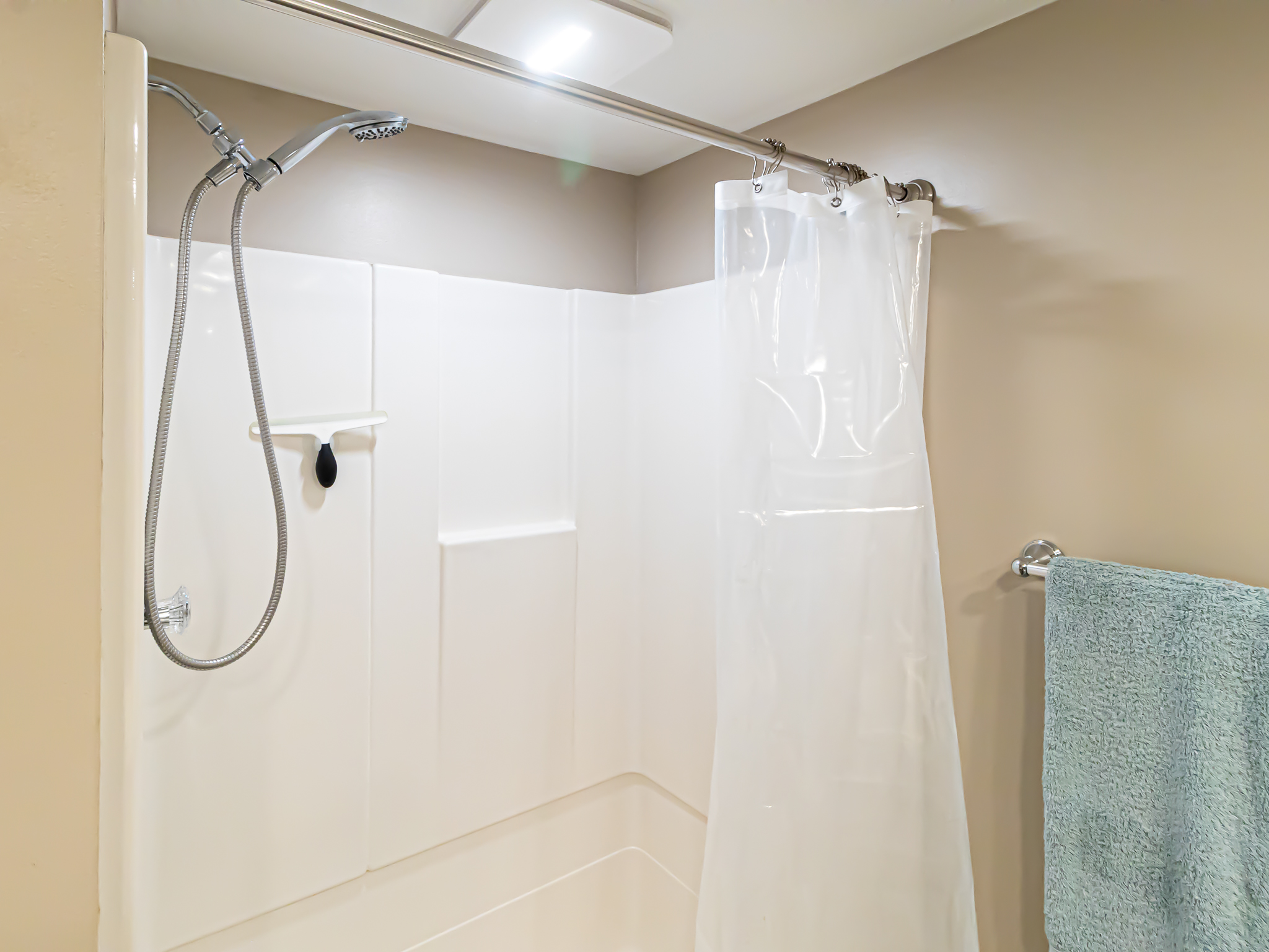 Hilton Head Island, South Carolina, 29926, United States, 3 Bedrooms Bedrooms, ,3 BathroomsBathrooms,Residential,For Sale,1979140