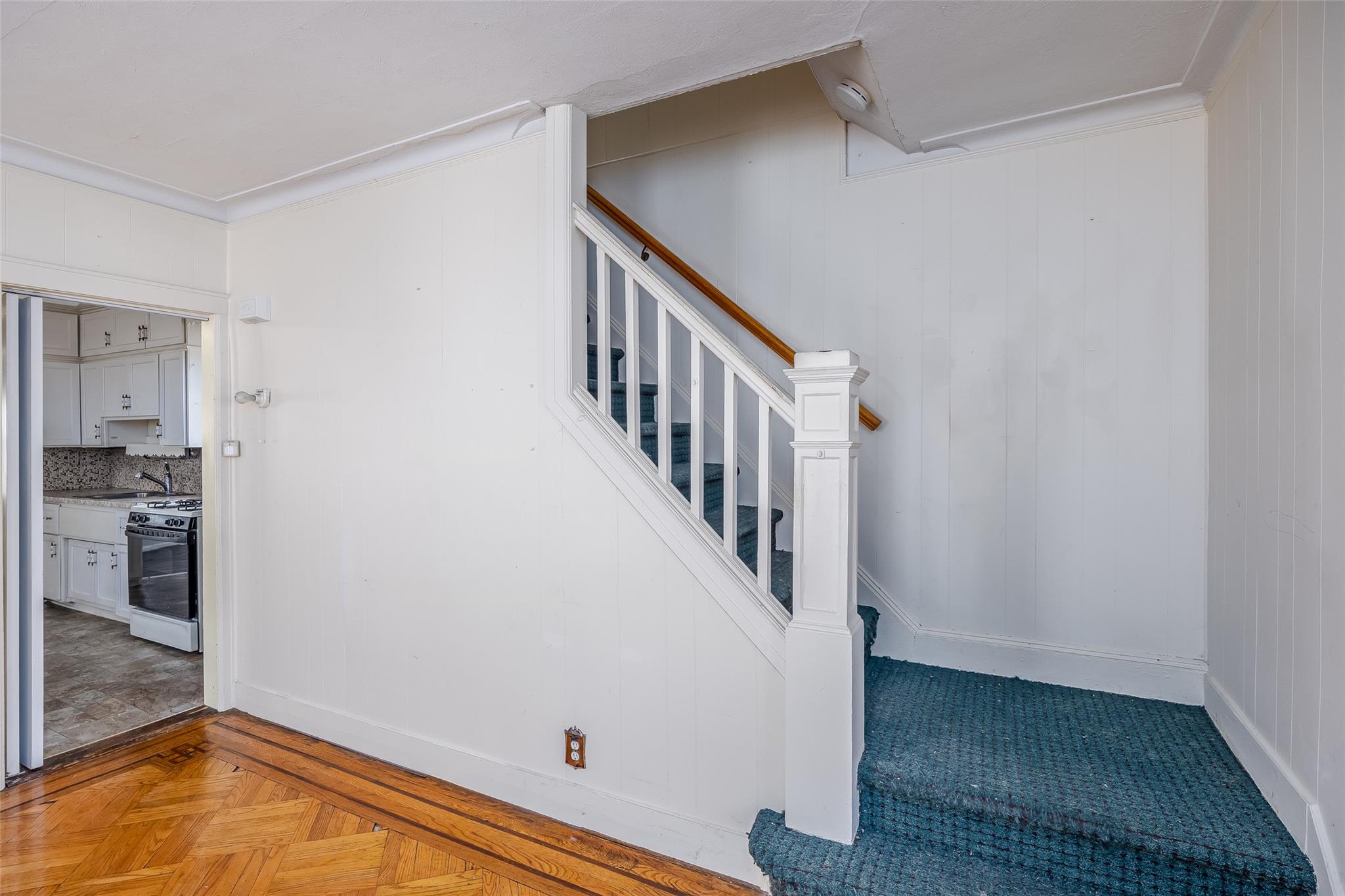 Queens Village, New York, 11428, United States, 4 Bedrooms Bedrooms, ,2 BathroomsBathrooms,Residential,For Sale,1752730