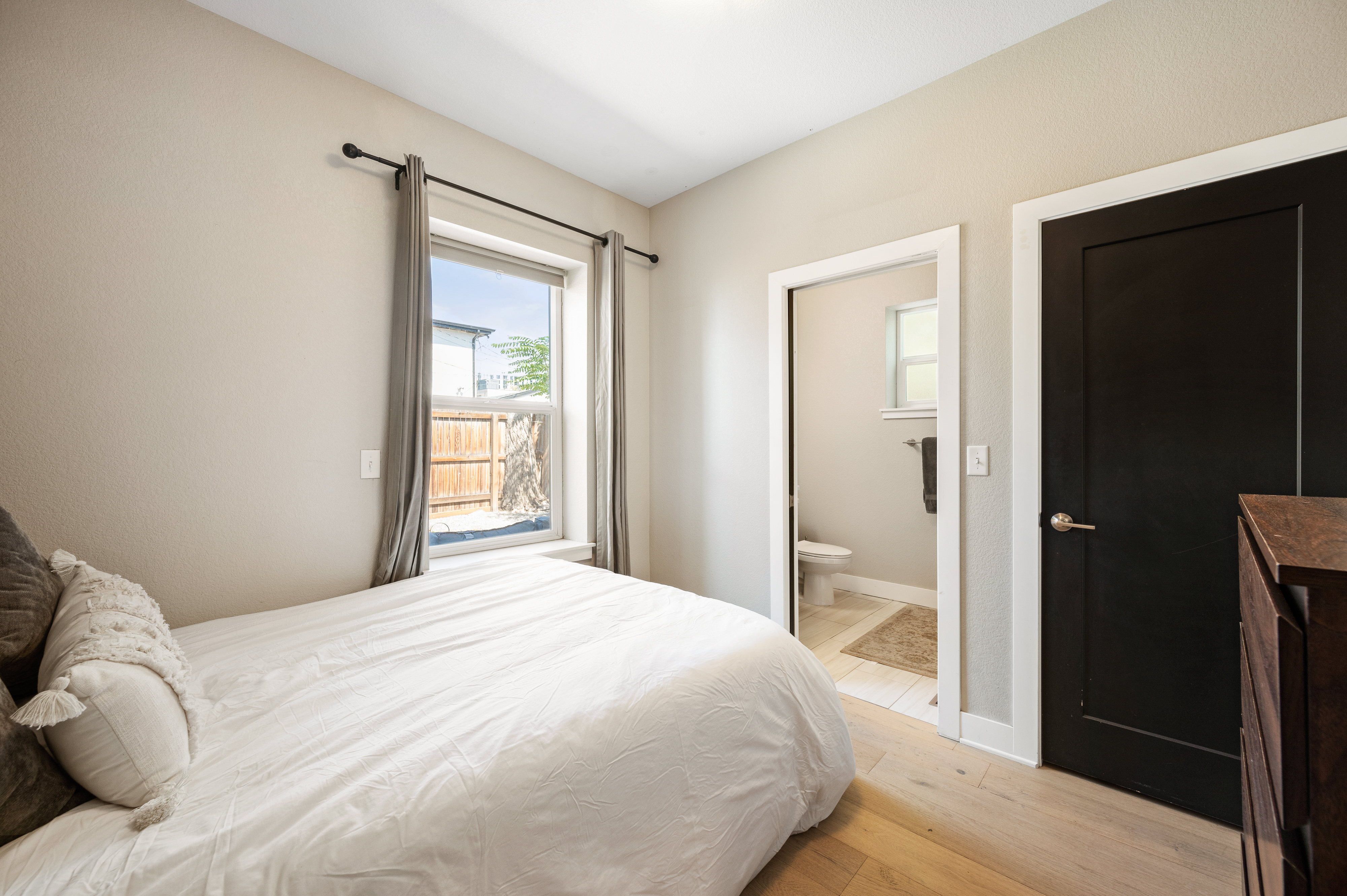  Welcome to this Exquisitely Renovated Half-Duplex - 物件實景