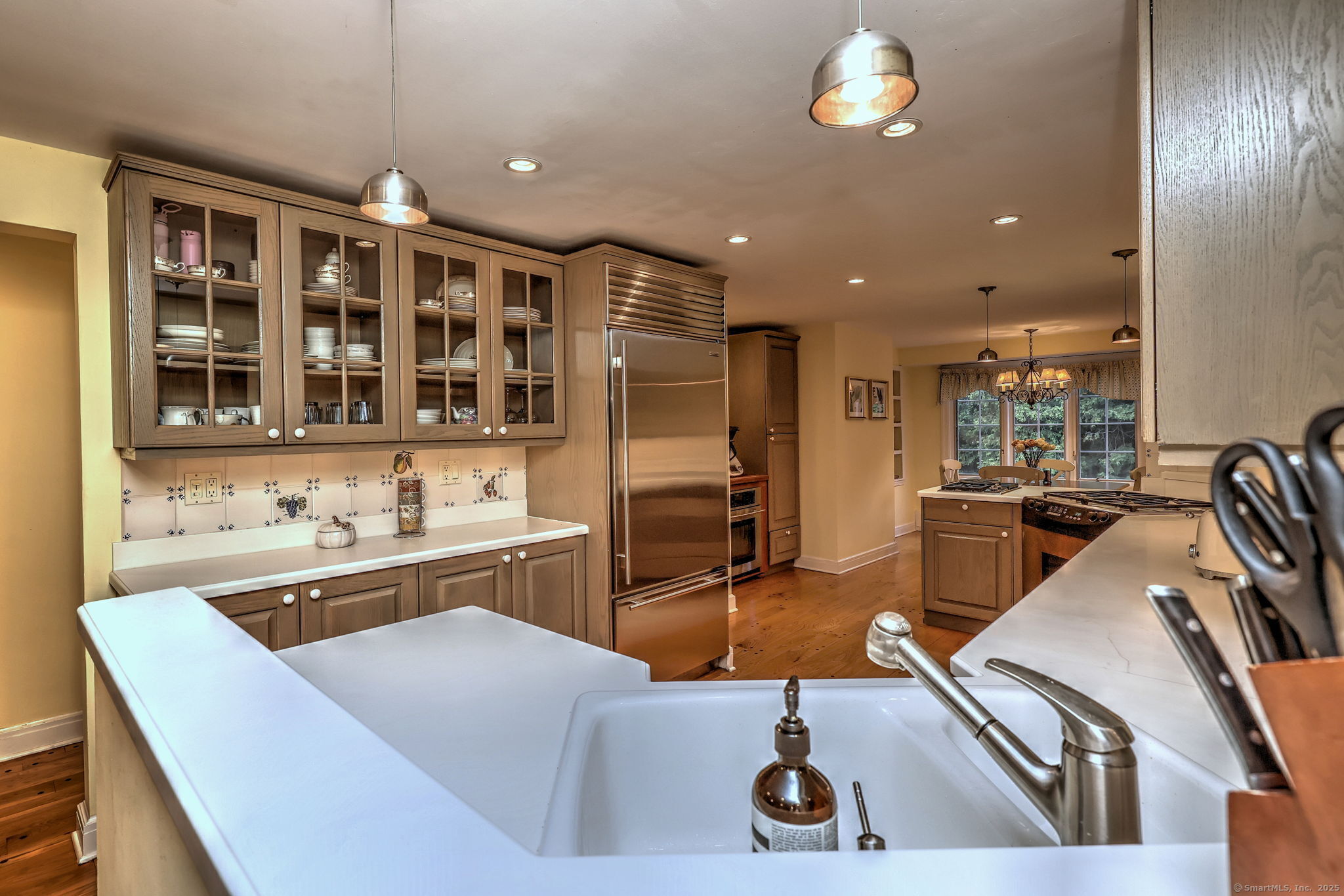Hamden, Connecticut, 06517, United States, 5 Bedrooms Bedrooms, ,4 BathroomsBathrooms,Residential,For Sale,1924978