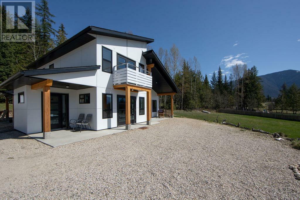 NAKUSP, British Columbia, V0G 1R0, CA, 3 Bedrooms Bedrooms, ,2 BathroomsBathrooms,Residential,For Sale,1836851