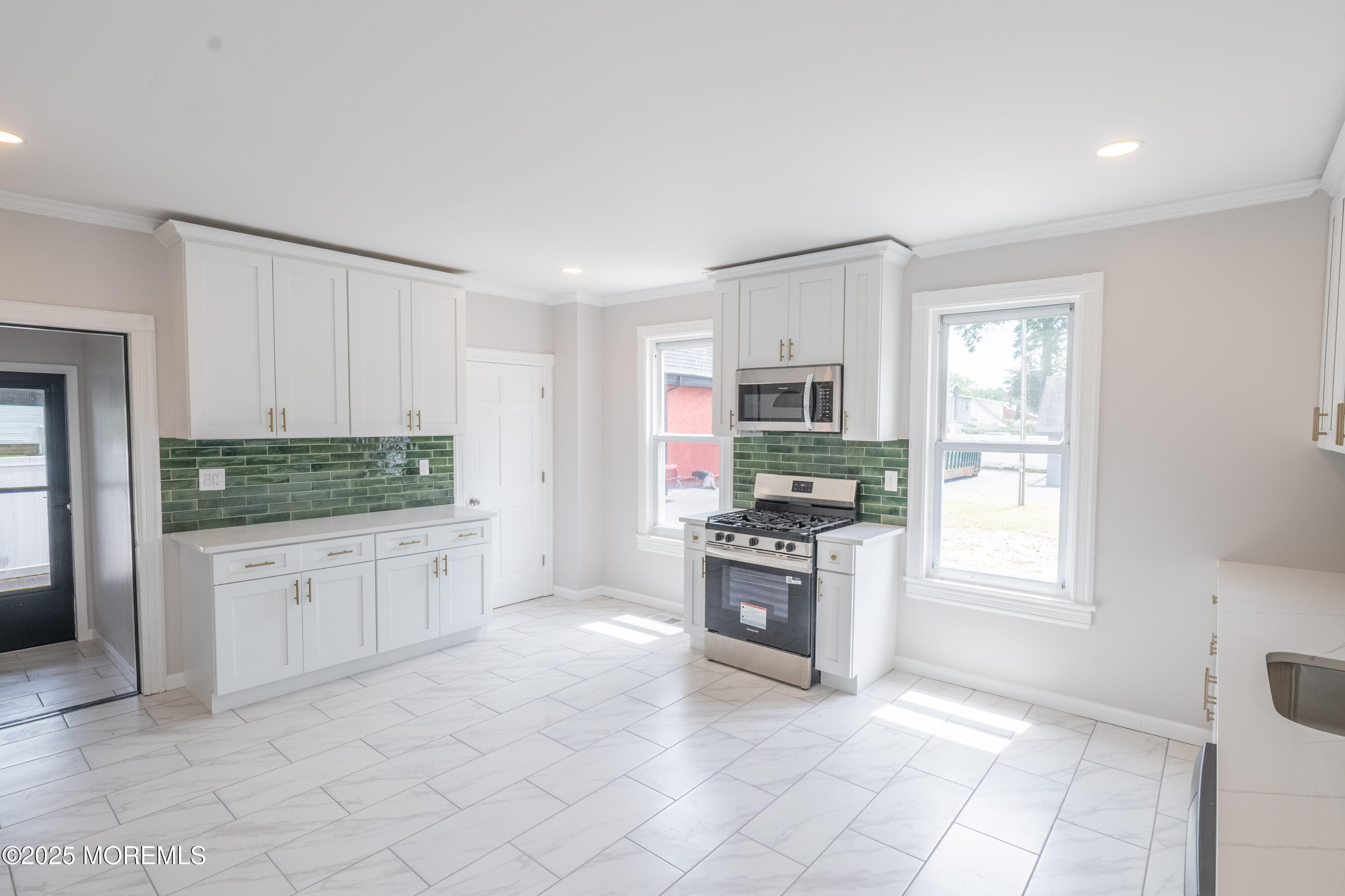 Englishtown, New Jersey, 07726, United States, 6 Bedrooms Bedrooms, ,4 BathroomsBathrooms,Residential,For Sale,1908199
