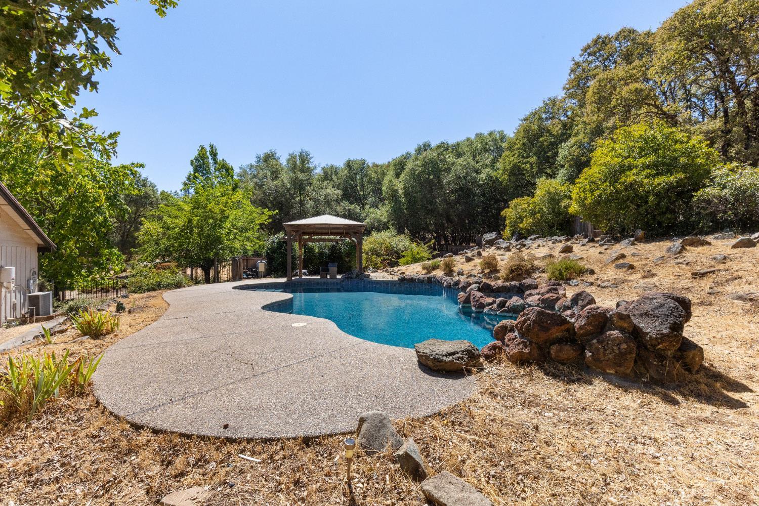 Grass Valley, California, 95949, United States, 3 Bedrooms Bedrooms, ,3 BathroomsBathrooms,Residential,For Sale,1983094