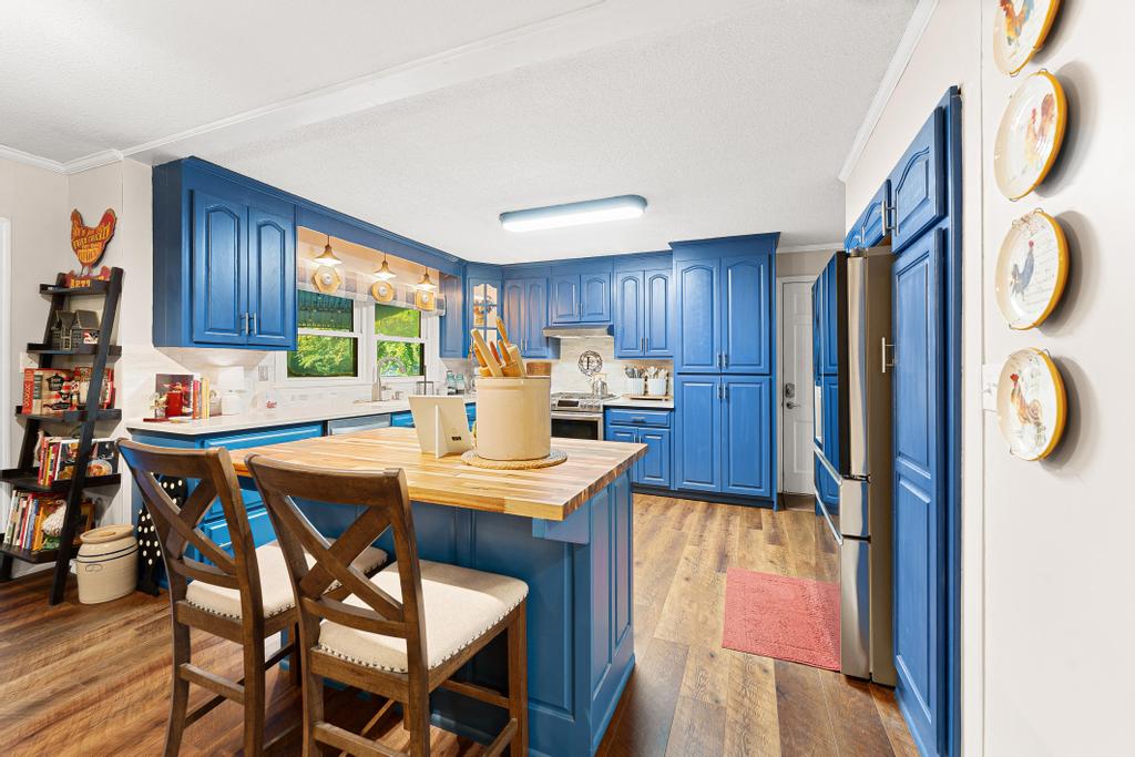 Hartwell, Georgia, 30643, United States, 4 Bedrooms Bedrooms, ,3 BathroomsBathrooms,Residential,For Sale,1989315