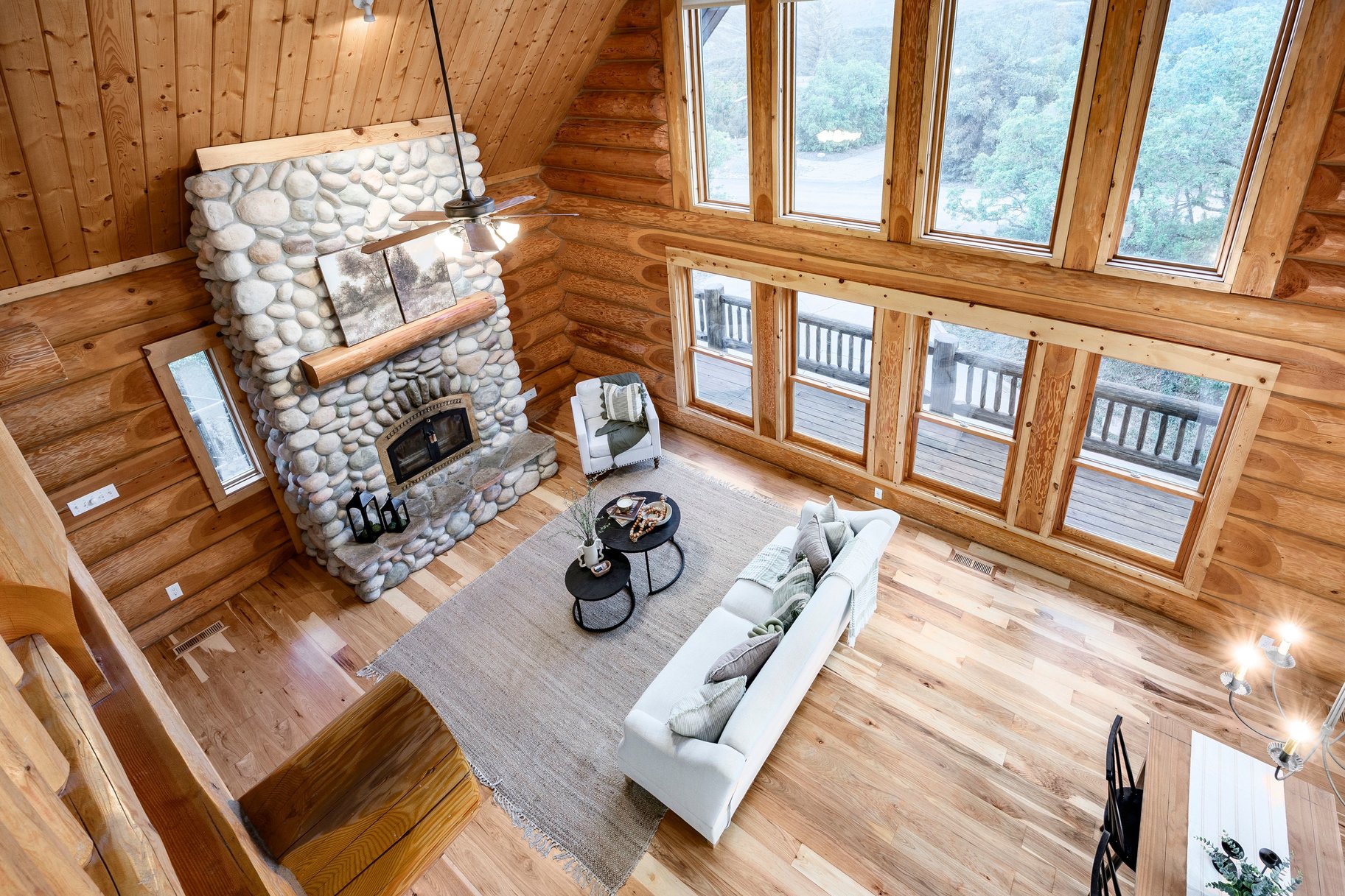  Refined Mountain Home on 1.27 Acres Near Snowbasin - 物件實景