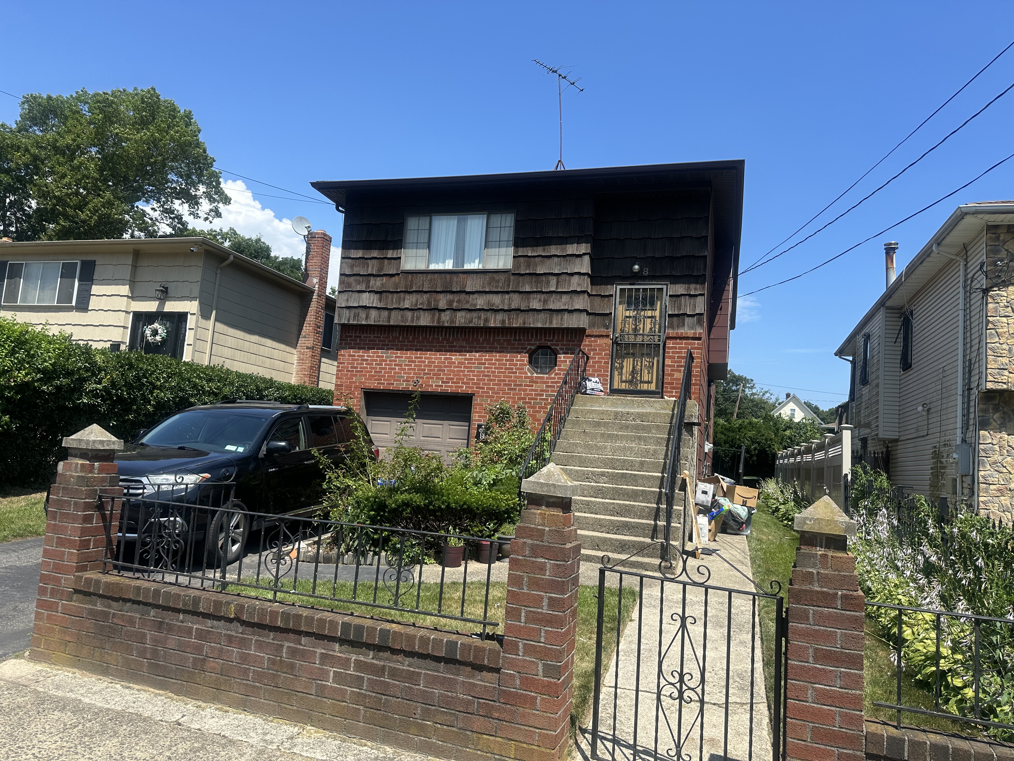 Roosevelt, New York, 11575, United States, 4 Bedrooms Bedrooms, ,3 BathroomsBathrooms,Residential,For Sale,1915638