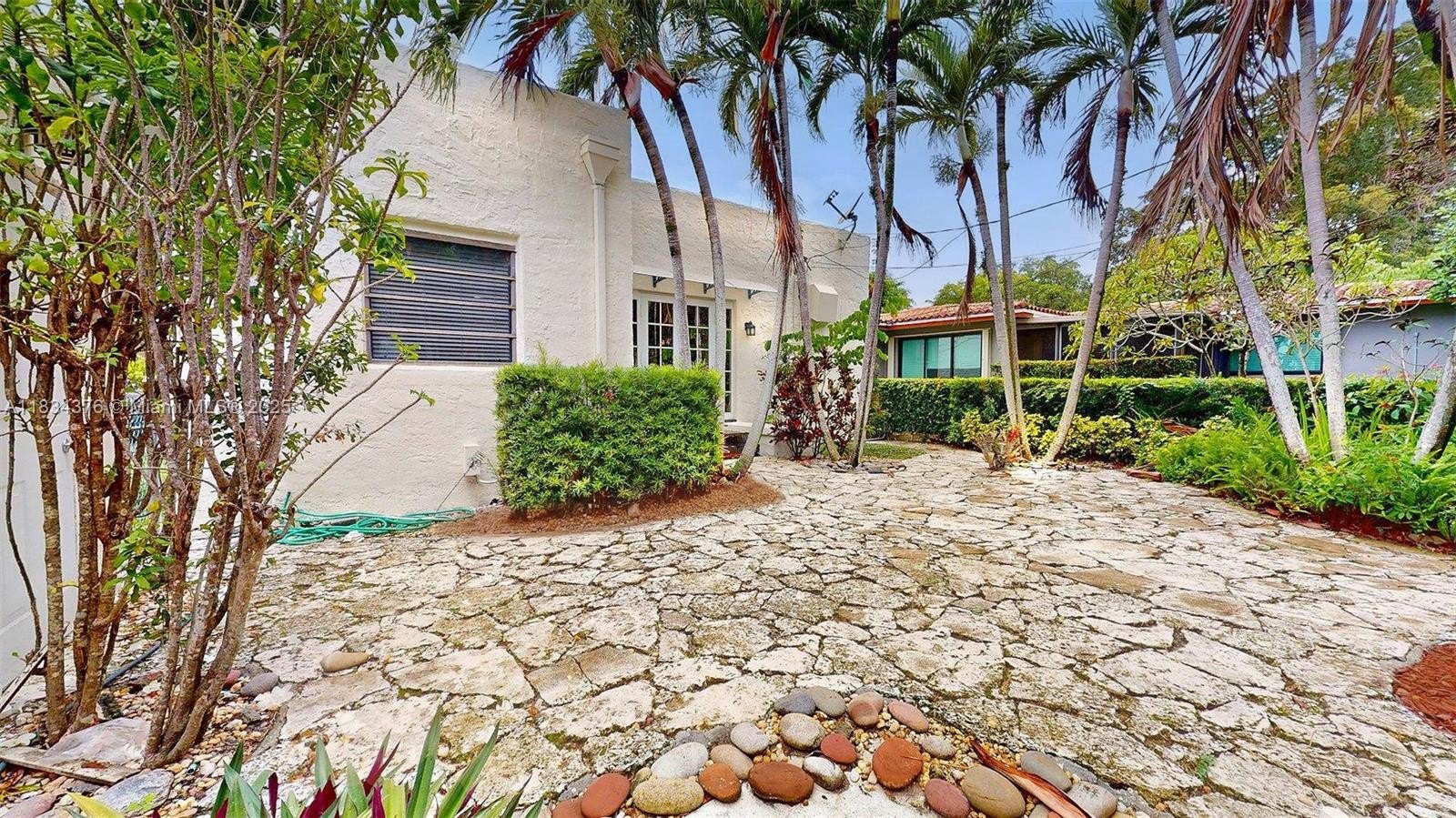 Coral Gables, Florida, 33134, United States, 2 Bedrooms Bedrooms, ,2 BathroomsBathrooms,Residential,For Sale,1989880