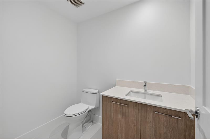 Fort Lauderdale, Florida, 33304, United States, 2 Bedrooms Bedrooms, ,4 BathroomsBathrooms,Residential,For Sale,2002084