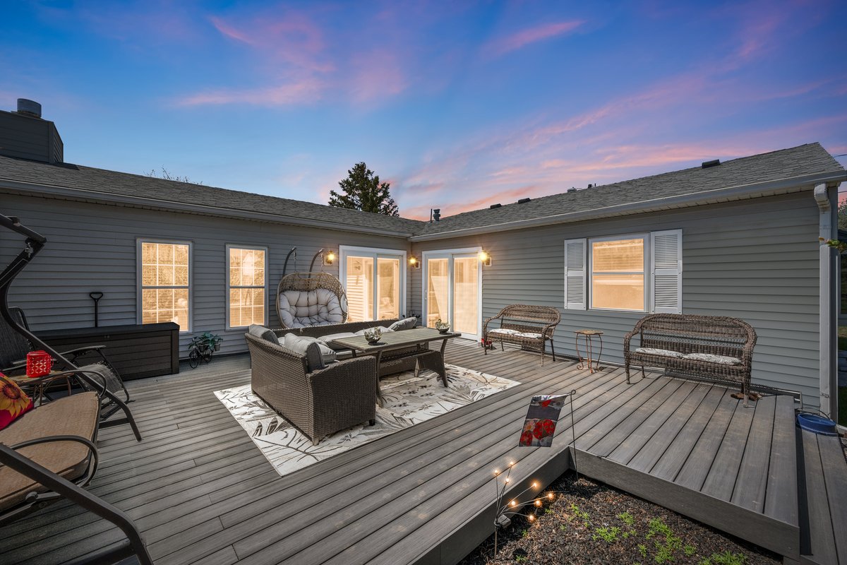 Cheyenne, Wyoming, 82009, United States, 5 Bedrooms Bedrooms, ,2 BathroomsBathrooms,Residential,For Sale,2048903