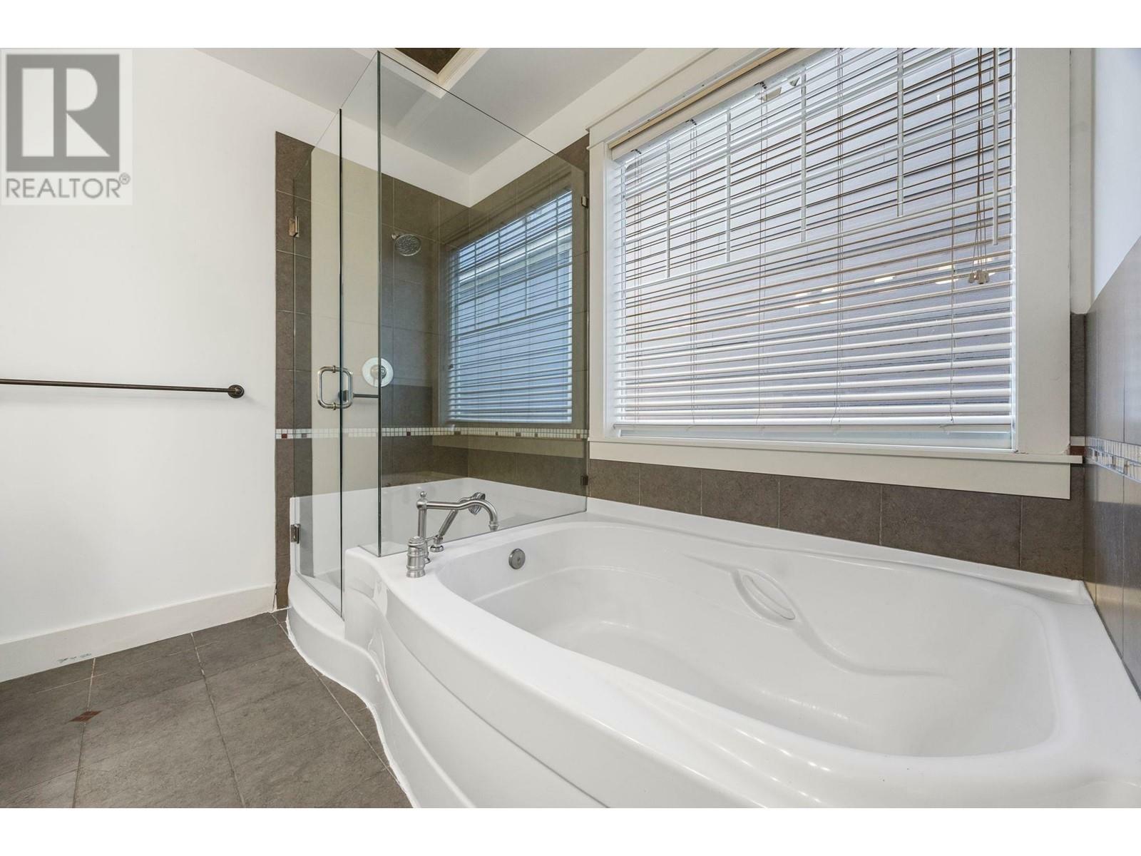 KELOWNA, British Columbia, V1W 4L5, CA, 4 Bedrooms Bedrooms, ,3 BathroomsBathrooms,Residential,For Sale,1837139