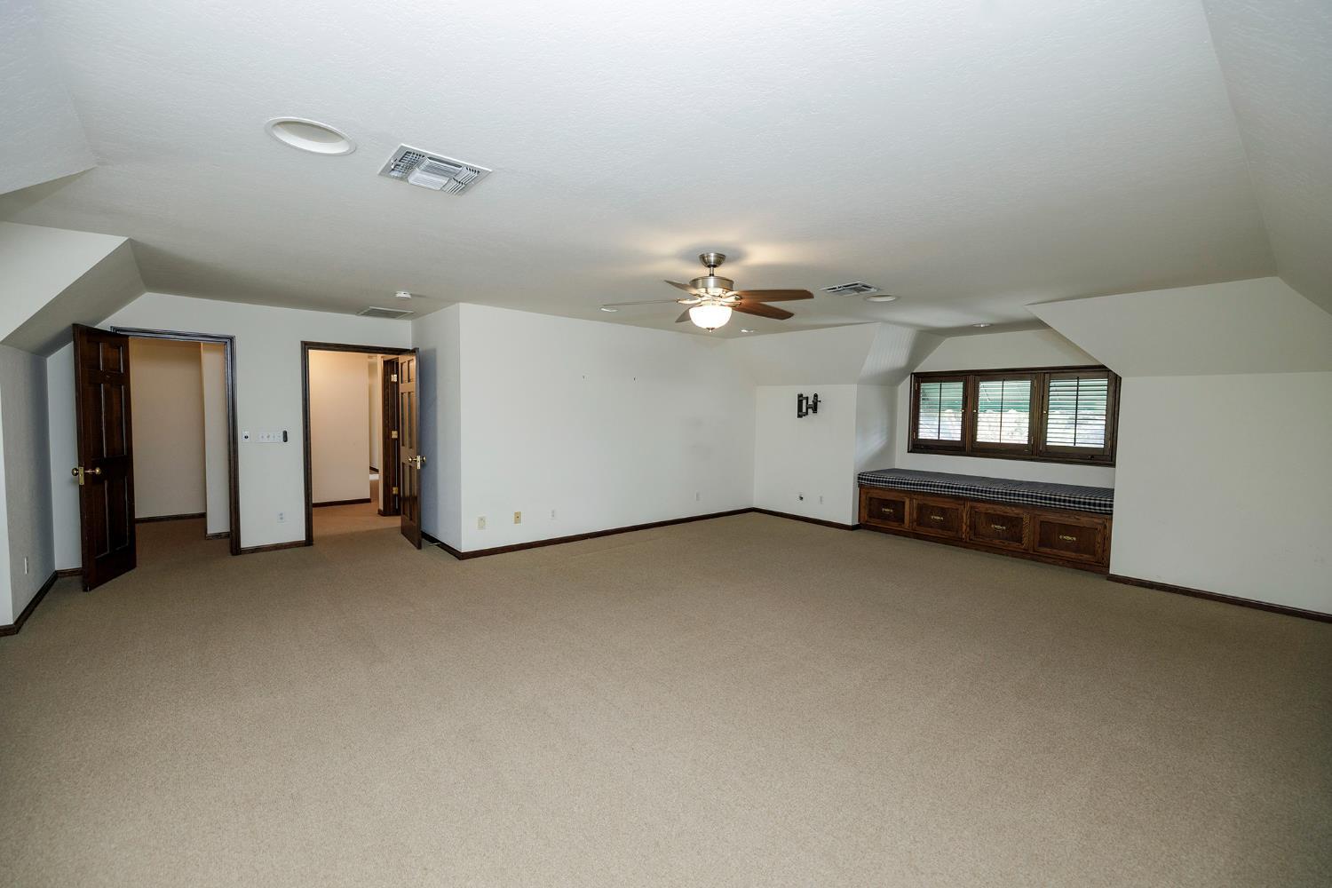 Turlock, California, 95380, United States, 4 Bedrooms Bedrooms, ,5 BathroomsBathrooms,Residential,For Sale,1992358