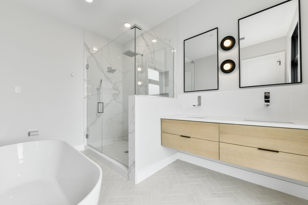 Brookline, Massachusetts, 02446, United States, 3 Bedrooms Bedrooms, ,4 BathroomsBathrooms,Residential,For Sale,1750126