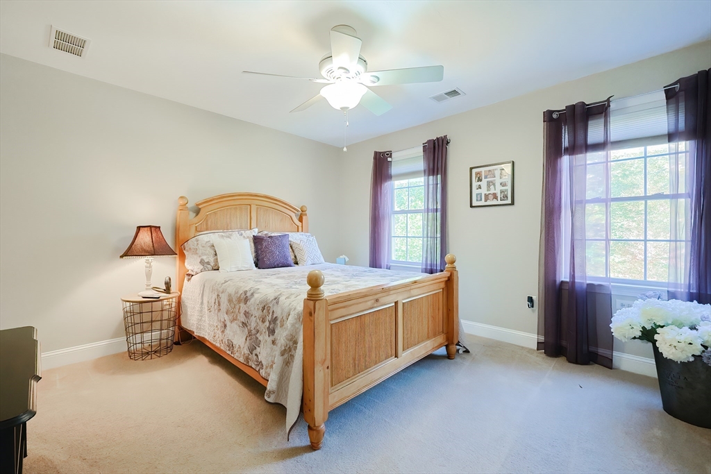 Northbridge, Massachusetts, 01534, United States, 4 Bedrooms Bedrooms, ,2 BathroomsBathrooms,Residential,For Sale,1977320