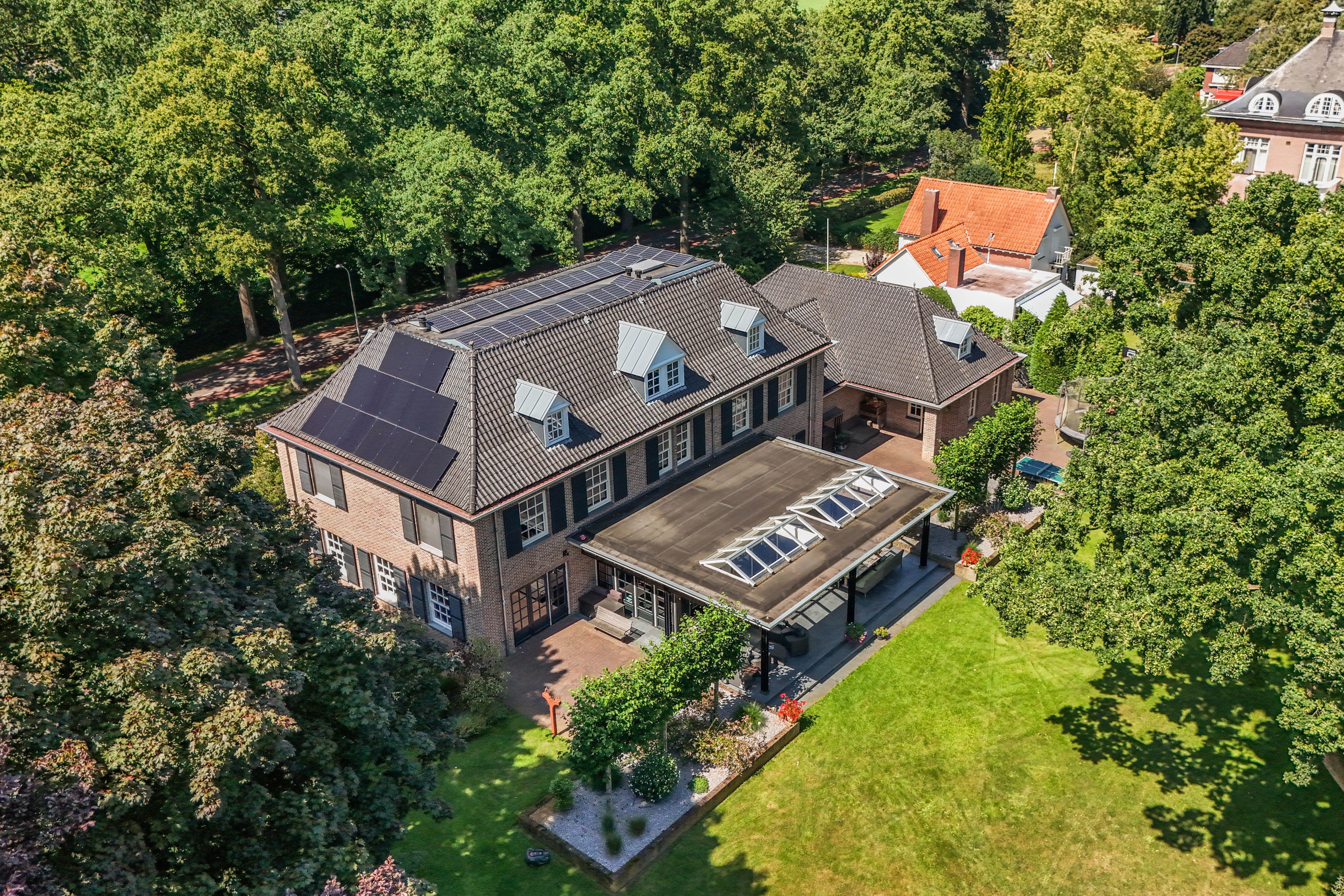  Stately elegance with a contemporary soul – a unique family residence - 物件實景