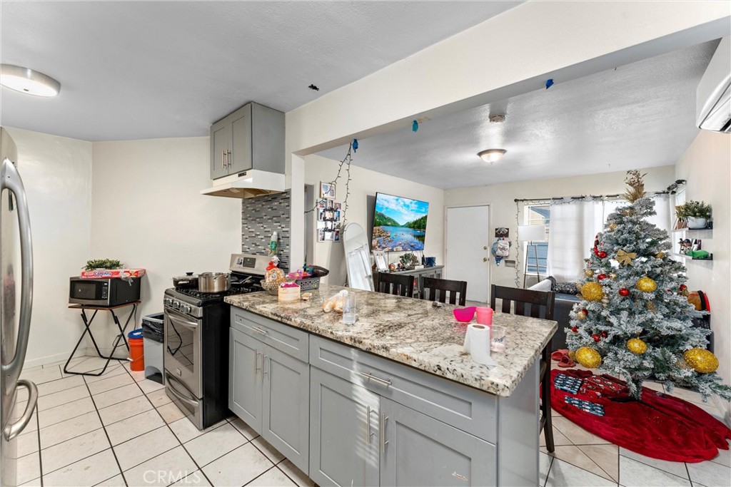 Compton, California, 90220, United States, ,Residential,For Sale,1842717
