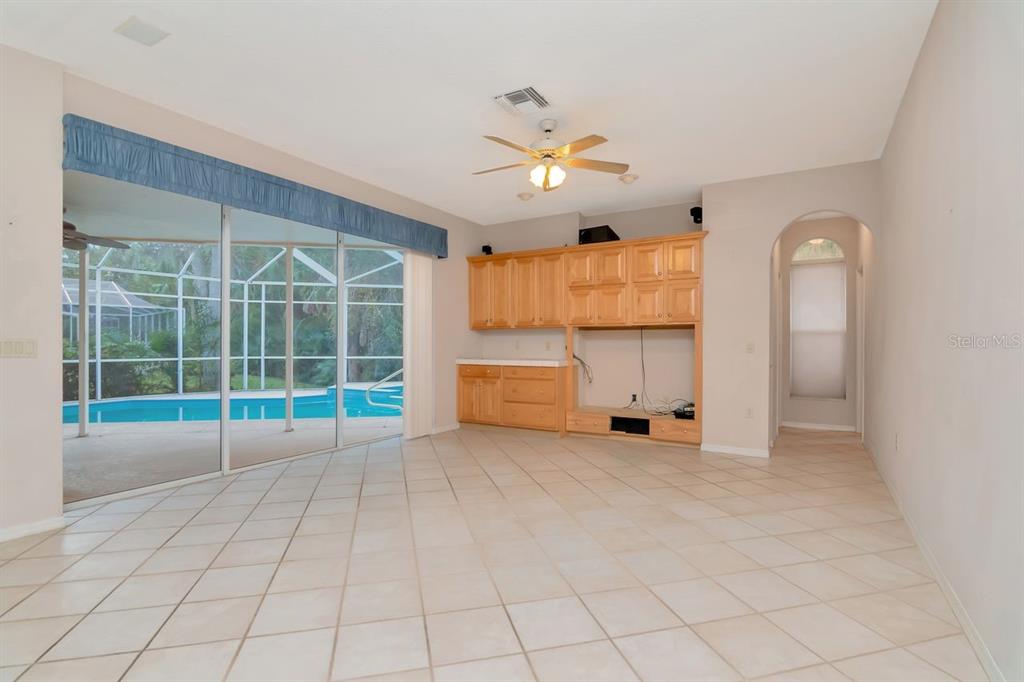 Oldsmar, Florida, 34677, United States, 4 Bedrooms Bedrooms, ,3 BathroomsBathrooms,Residential,For Sale,1998851