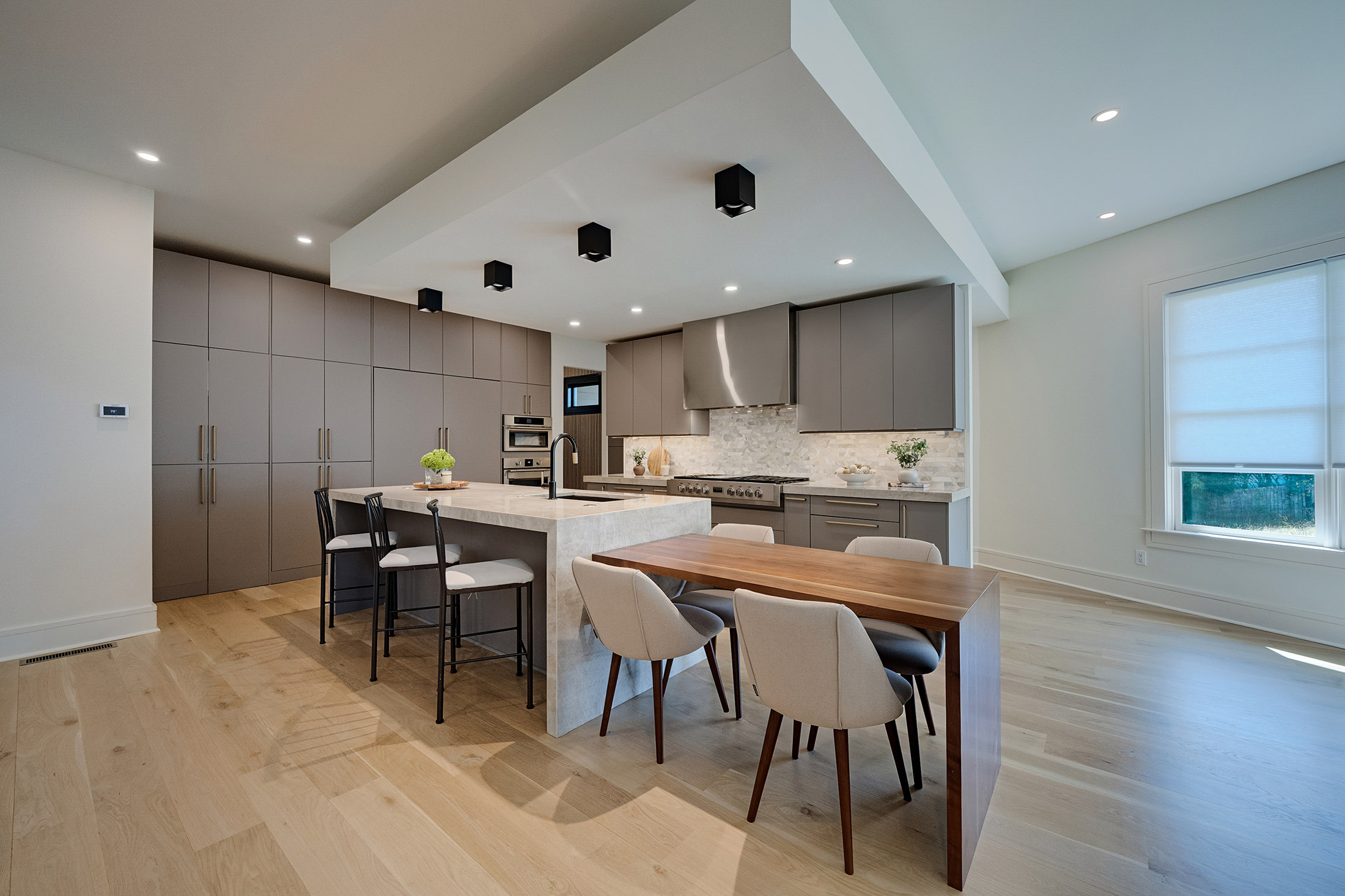  Striking Contemporary Design and Thoughtful Craftsmanship - 物件實景