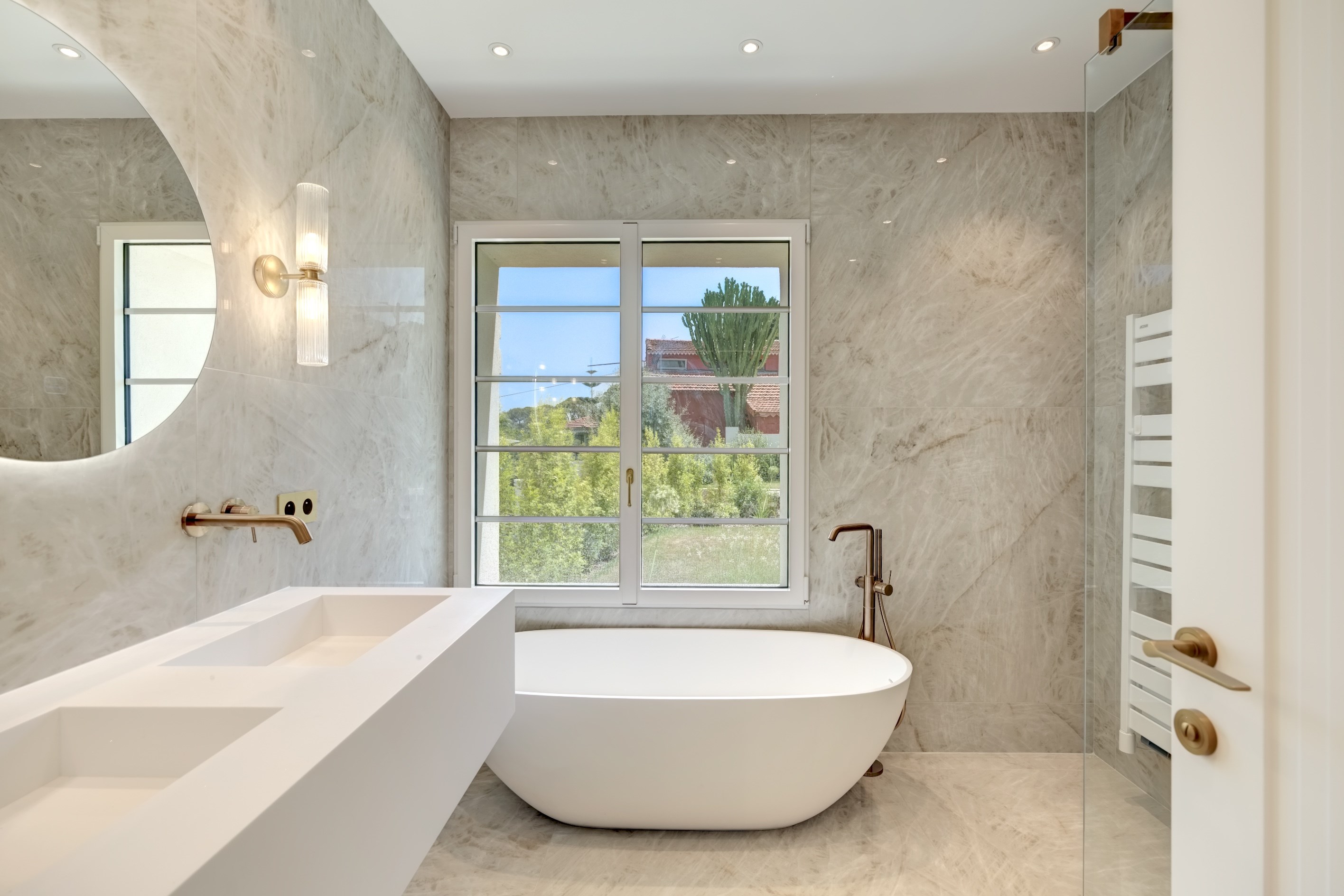  La Garoupe: 255 sq m Art Deco Villa with Rooftop Pool - 物件實景