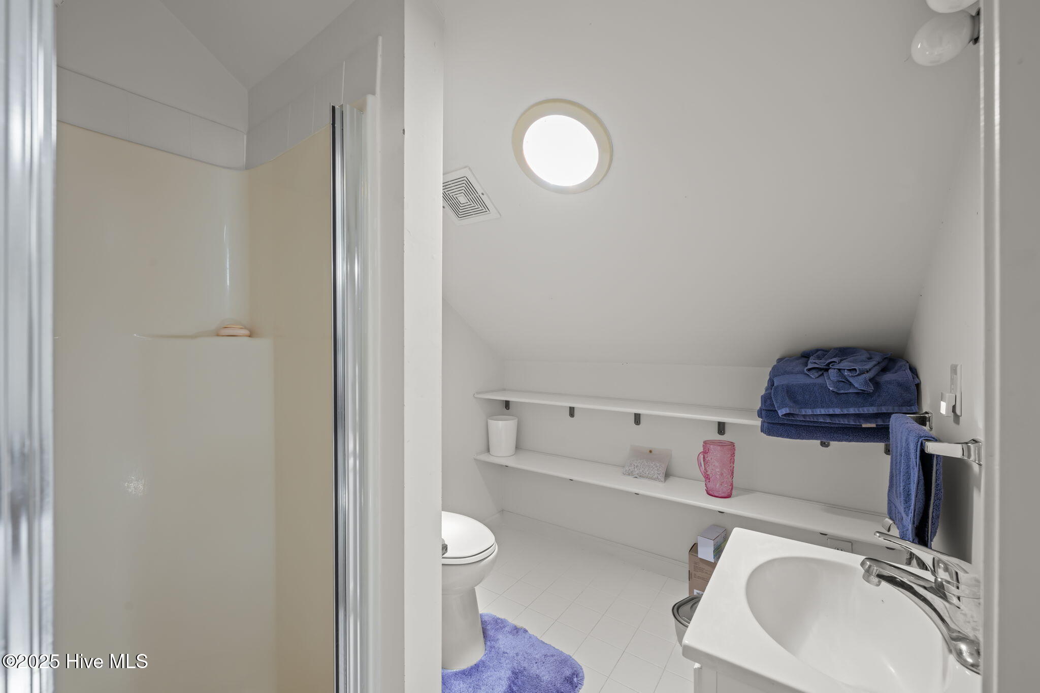 New Bern, North Carolina, 28560, United States, 4 Bedrooms Bedrooms, ,3 BathroomsBathrooms,Residential,For Sale,1946891