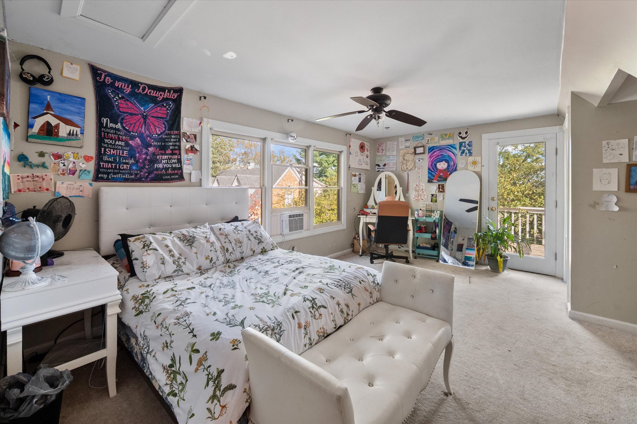 Shelbyville, Kentucky, 40065, United States, 4 Bedrooms Bedrooms, ,3 BathroomsBathrooms,Residential,For Sale,1986481