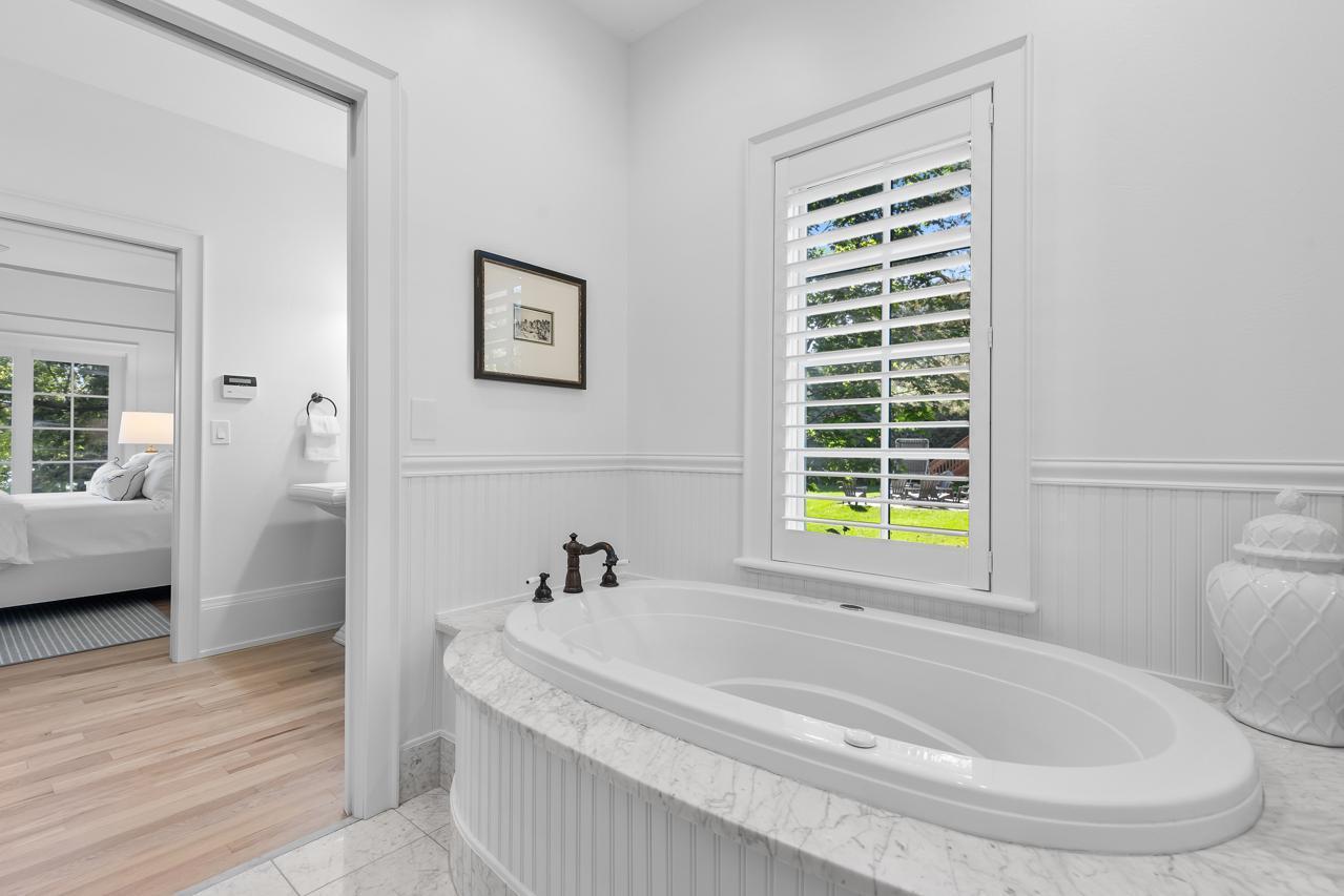 Orono, Minnesota, 55364, United States, 4 Bedrooms Bedrooms, ,4 BathroomsBathrooms,Residential,For Sale,1988176