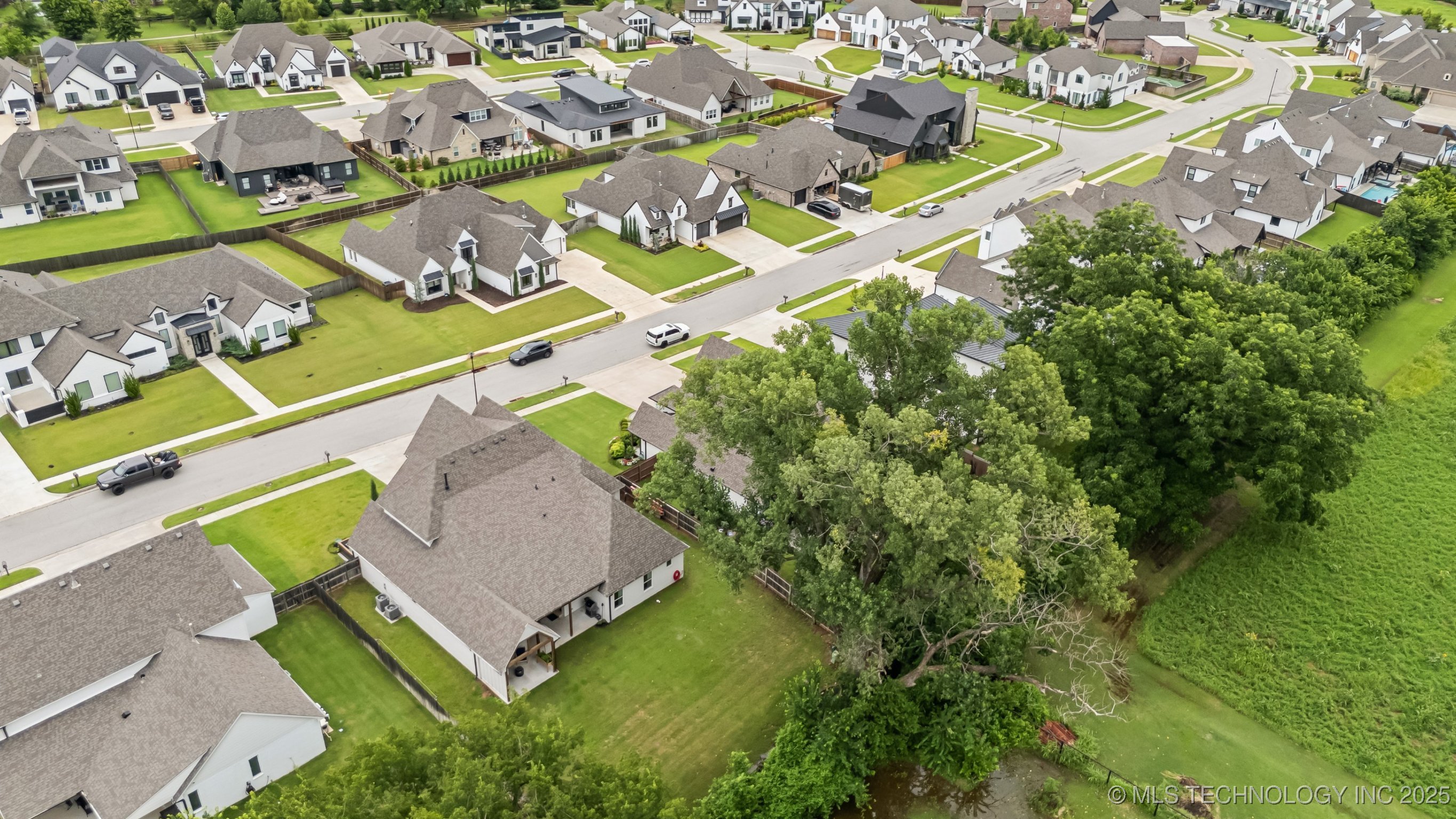 Bixby, Oklahoma, 74008, United States, 4 Bedrooms Bedrooms, ,4 BathroomsBathrooms,Residential,For Sale,1885845