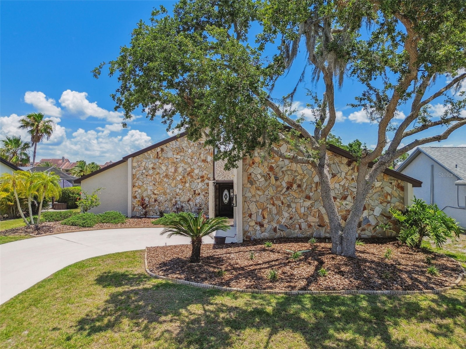 Tampa, Florida, 33615, United States, 3 Bedrooms Bedrooms, ,2 BathroomsBathrooms,Residential,For Sale,1915147