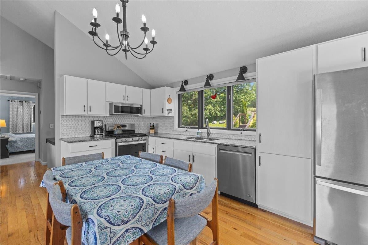 Stowe, Vermont, 05672, United States, 3 Bedrooms Bedrooms, ,2 BathroomsBathrooms,Residential,For Sale,1907047