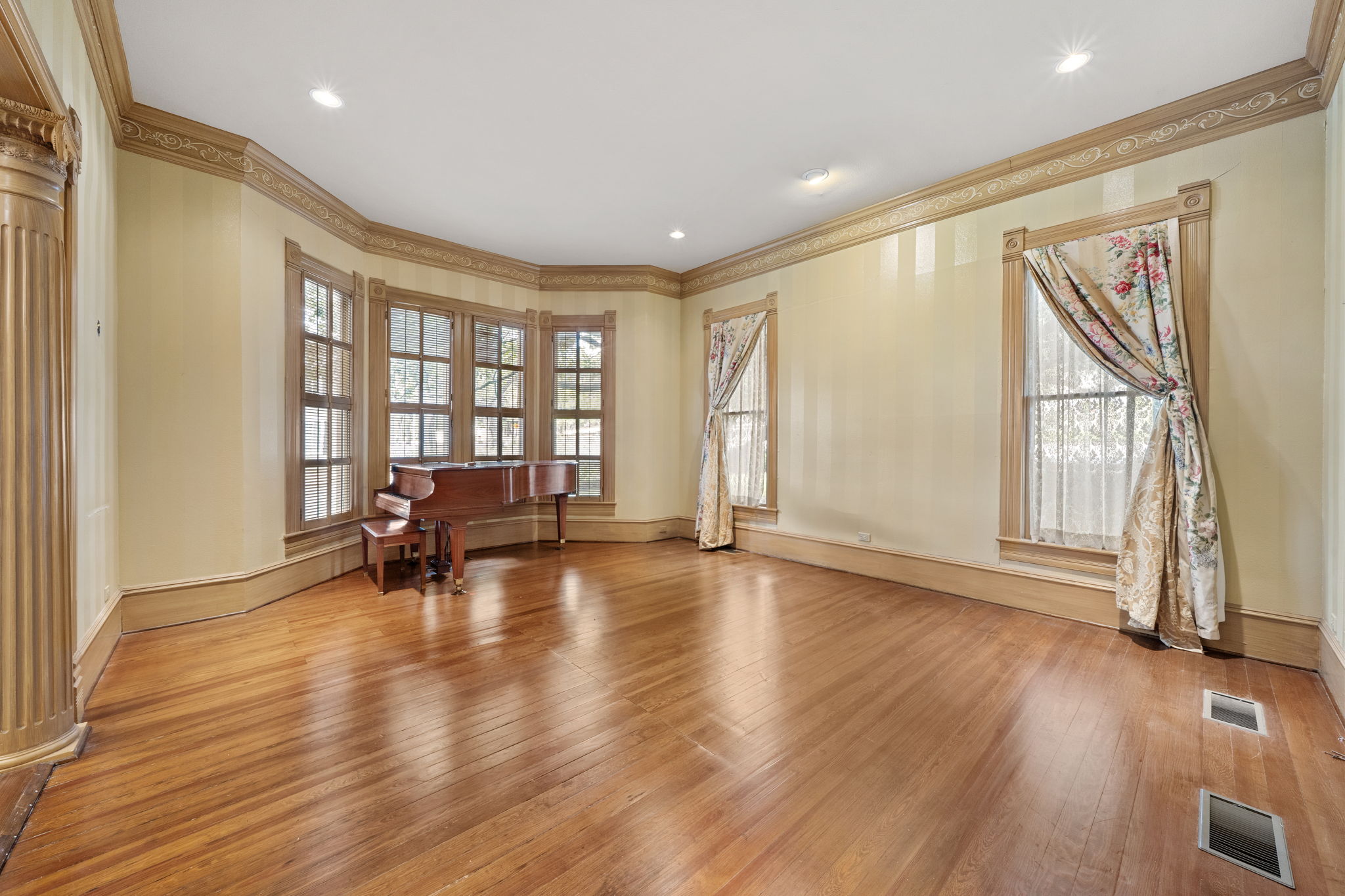 San Marcos, Texas, 78666, United States, 3 Bedrooms Bedrooms, ,4 BathroomsBathrooms,Residential,For Sale,1981922