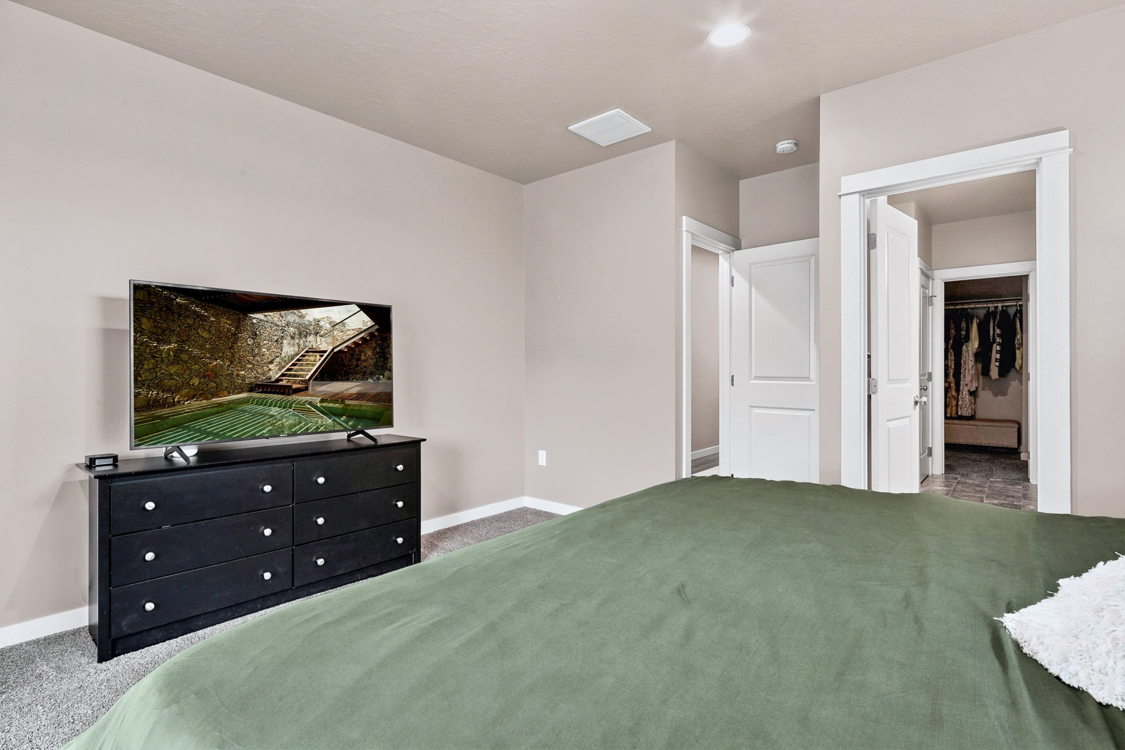  Modern Craftsman Offering Main-Level Primary & RV Parking - 物件實景