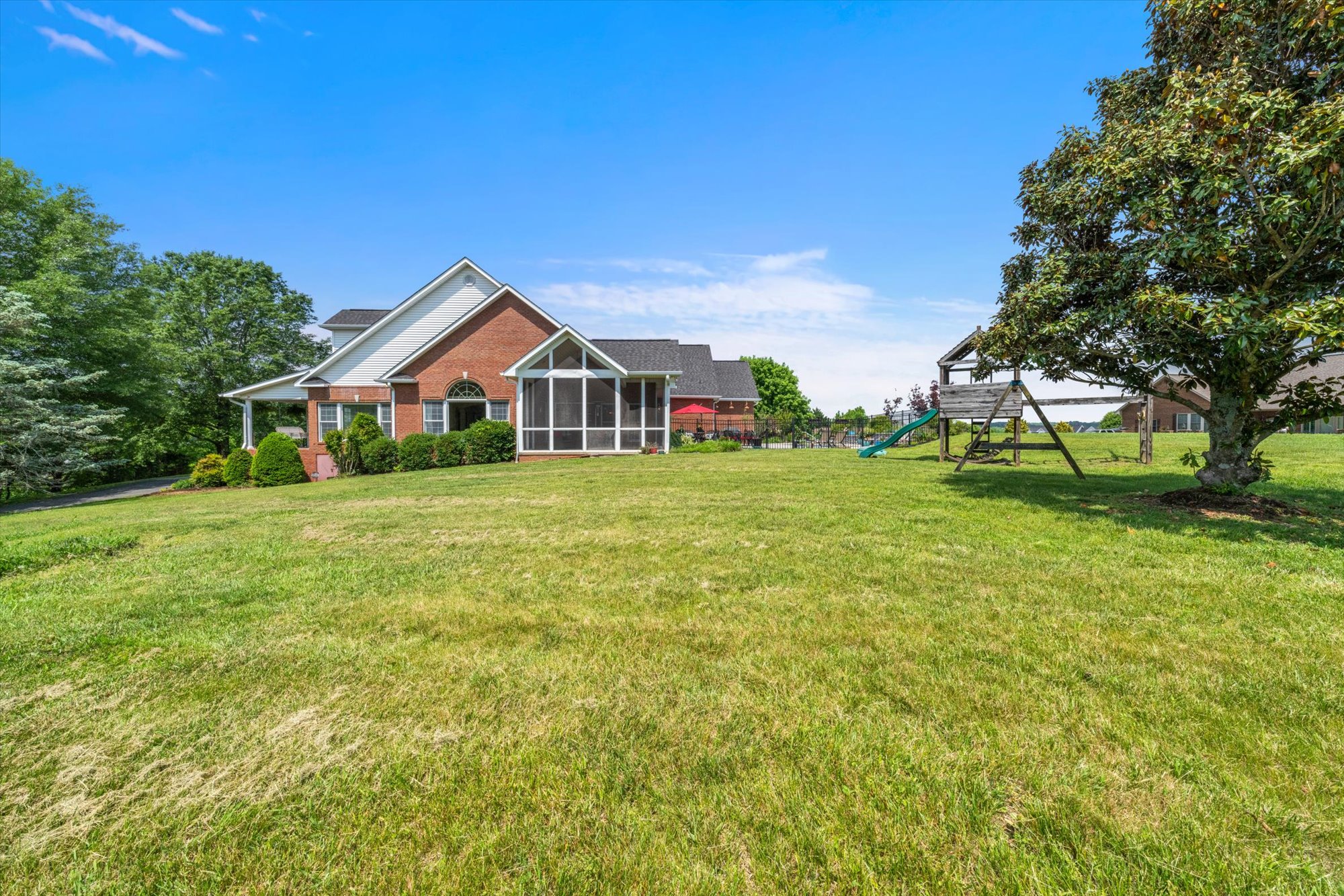 Sevierville, Tennessee, 37876-5201, United States, 3 Bedrooms Bedrooms, ,4 BathroomsBathrooms,Residential,For Sale,1810595