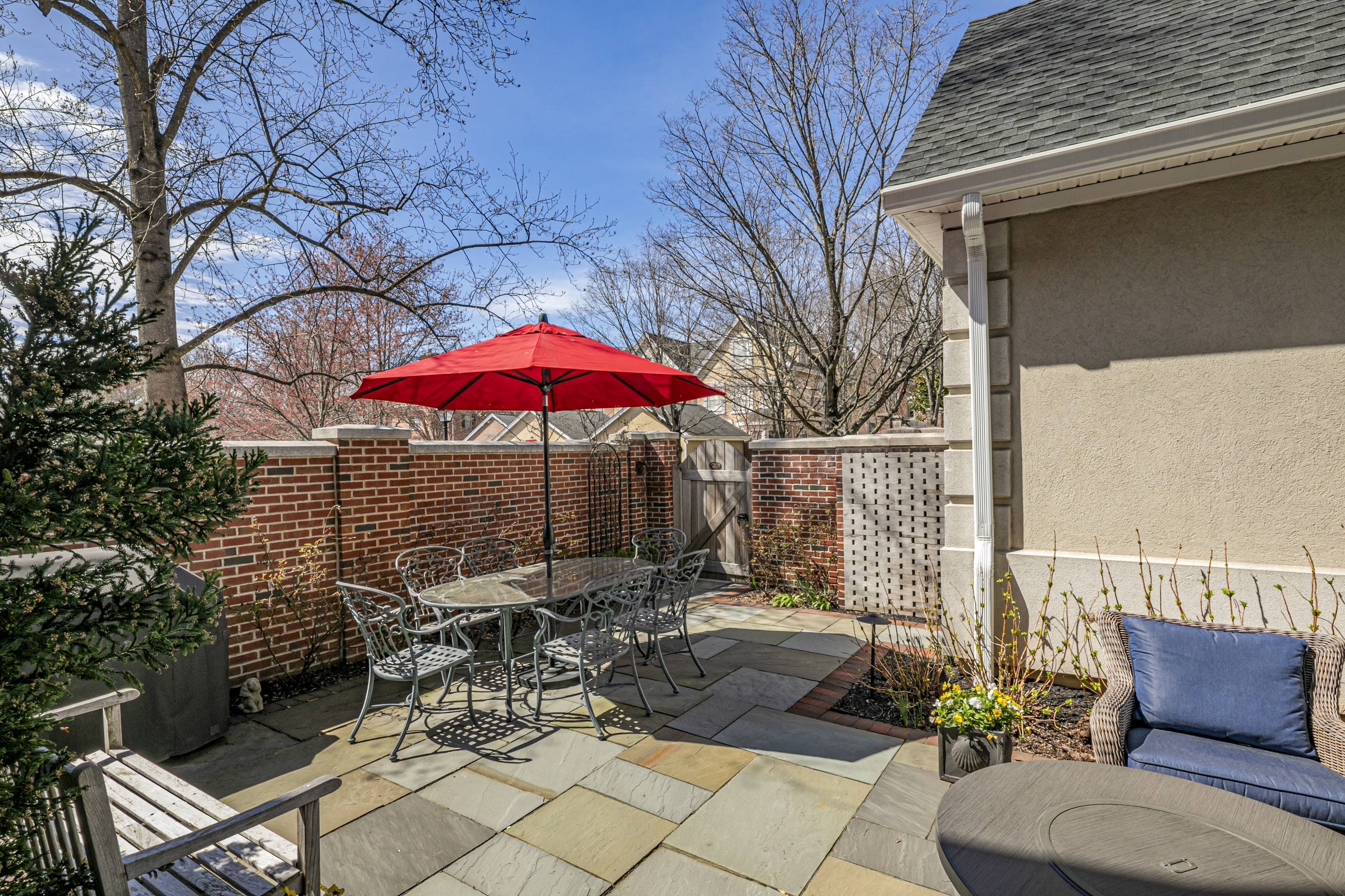  Exceptional Design and Thoughtful Updates in a Rare Governors Lane Offering - 物件實景