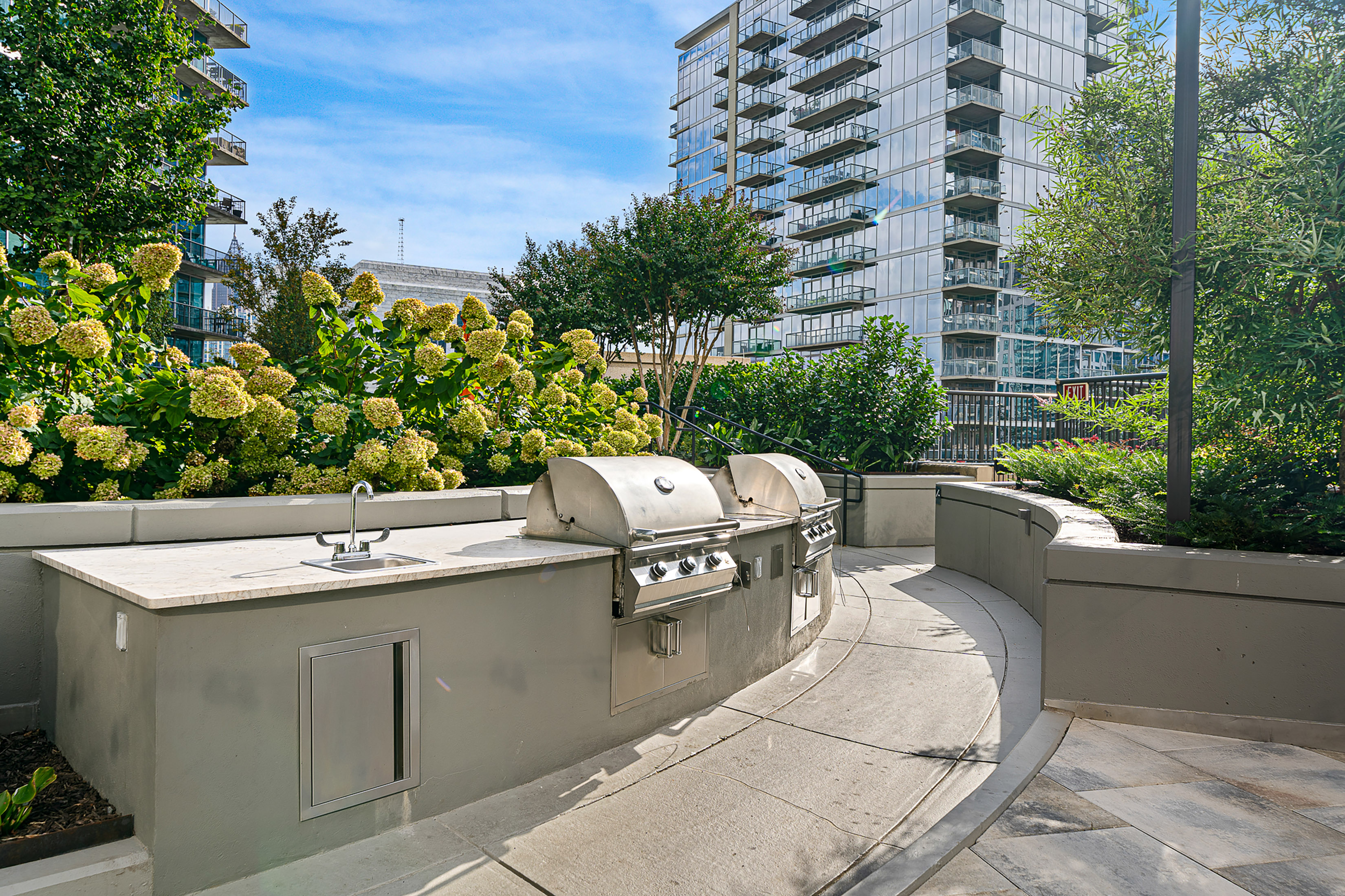  Exceptional Two Bedroom Residence at the Iconic 1010 Midtown - 物件實景
