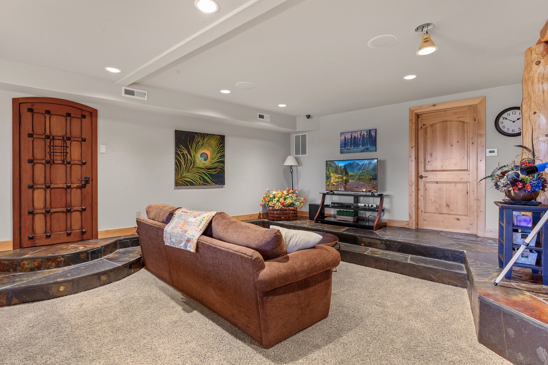  Log Estate overlooking Lake Coeur d