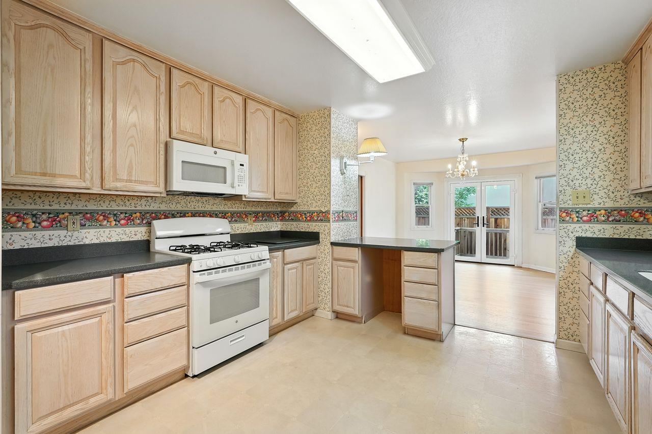 Sacramento, California, 95819, United States, 3 Bedrooms Bedrooms, ,2 BathroomsBathrooms,Residential,For Sale,1925048