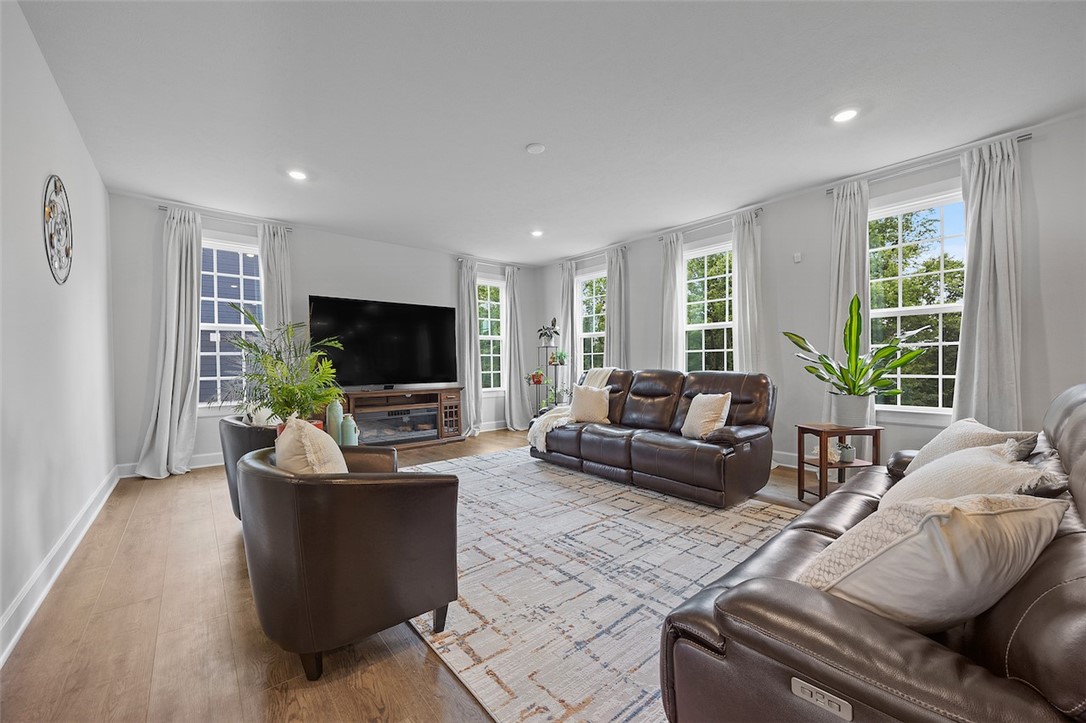 Marshall, Pennsylvania, 15005, United States, 6 Bedrooms Bedrooms, ,5 BathroomsBathrooms,Residential,For Sale,1866594