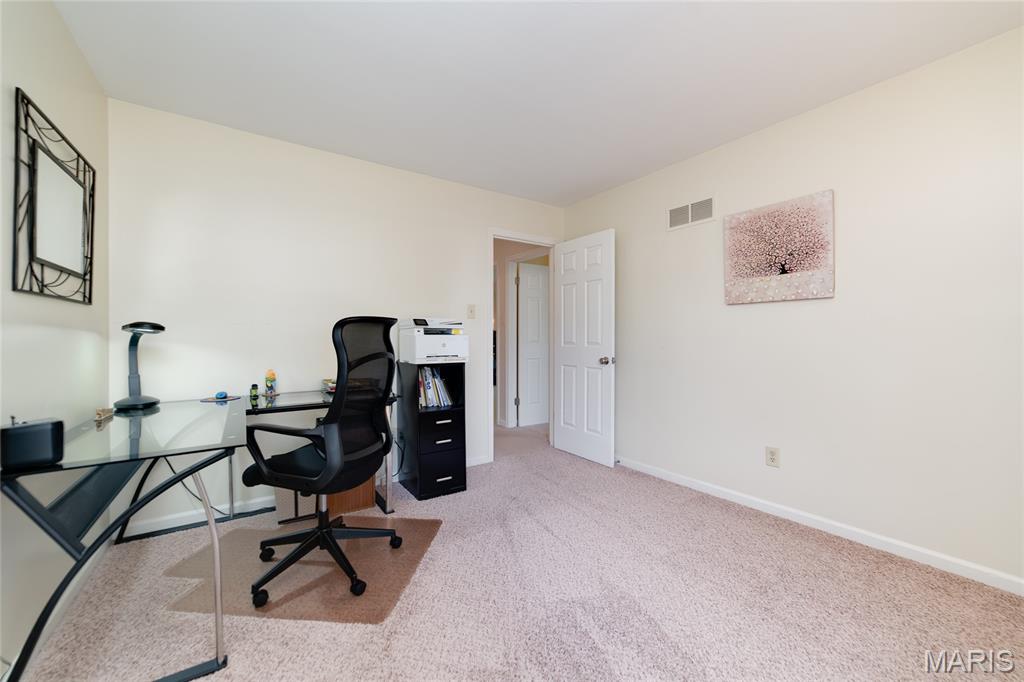 Chesterfield, Missouri, 63017, United States, 4 Bedrooms Bedrooms, ,3 BathroomsBathrooms,Residential,For Sale,1966337