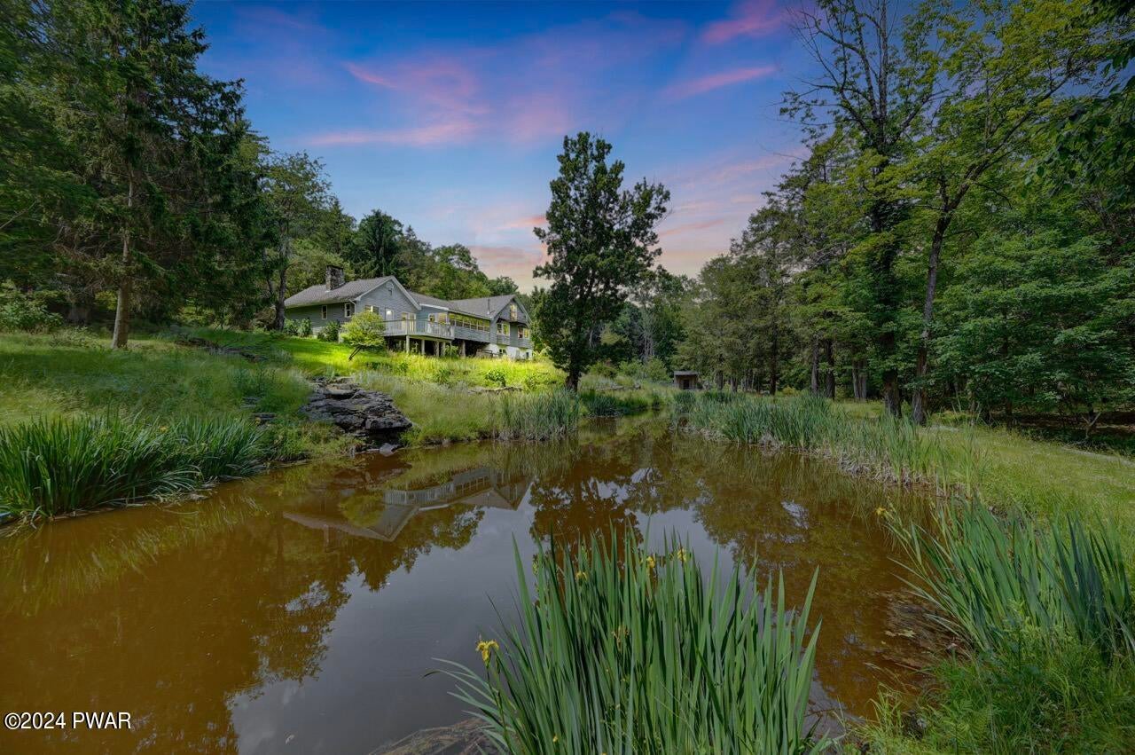 Hawley, Pennsylvania, 18428, United States, 5 Bedrooms Bedrooms, ,4 BathroomsBathrooms,Residential,For Sale,1979290