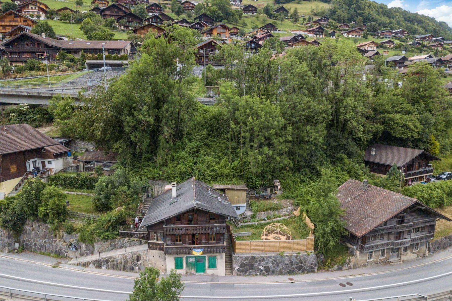  Rental chalet with 3 apartments - 5.6% gross yield - 物件實景