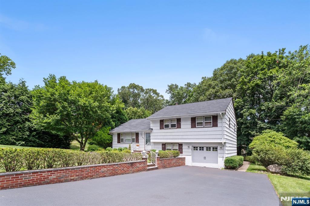 Twp of Washington, New Jersey, 07676, United States, 3 Bedrooms Bedrooms, ,2 BathroomsBathrooms,Residential,For Sale,1885353