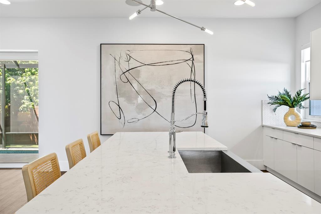 Tampa, Florida, 33606, United States, 5 Bedrooms Bedrooms, ,7 BathroomsBathrooms,Residential,For Sale,1779017