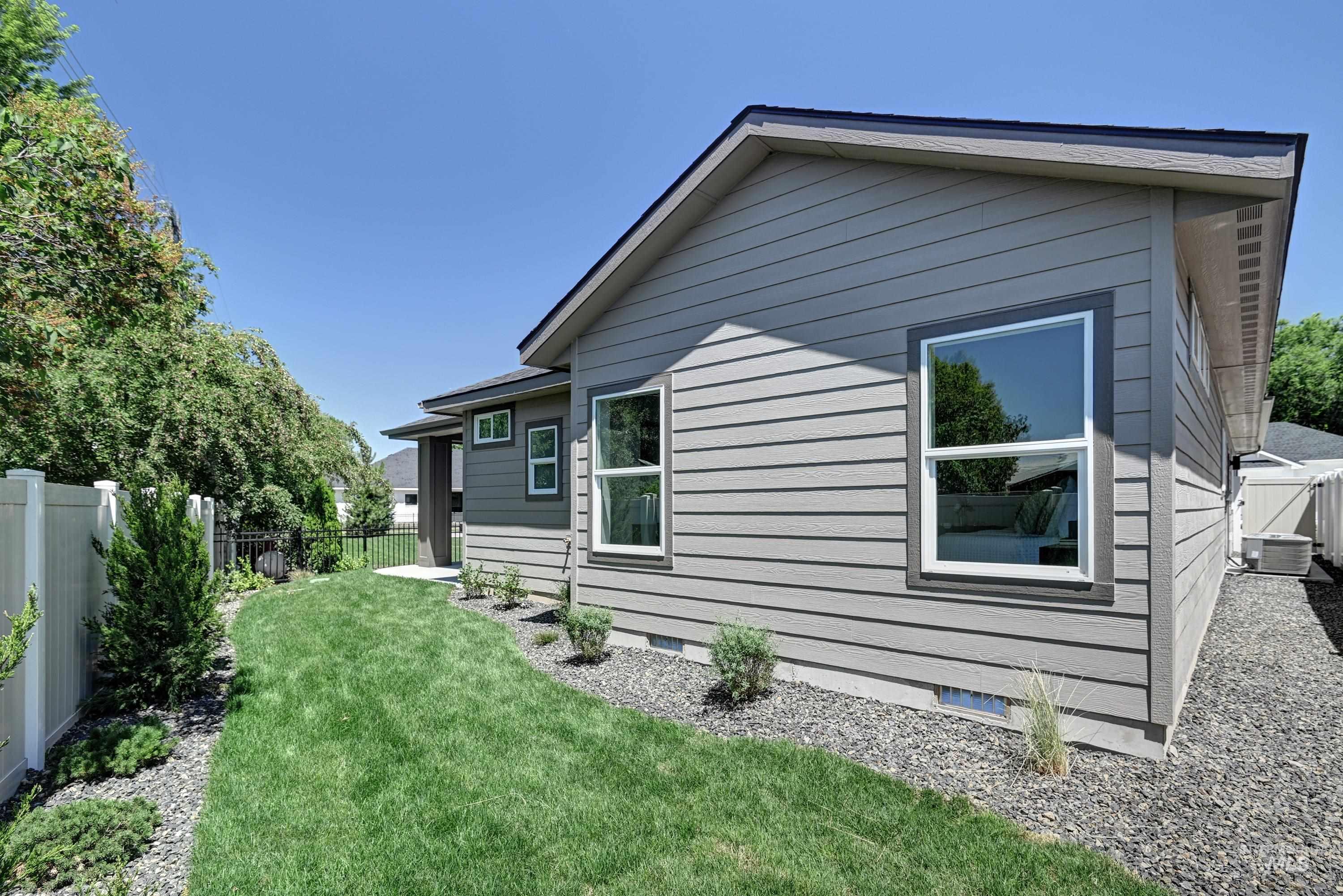 Meridian, Idaho, 83642-2597, United States, 3 Bedrooms Bedrooms, ,Residential,For Sale,1984862