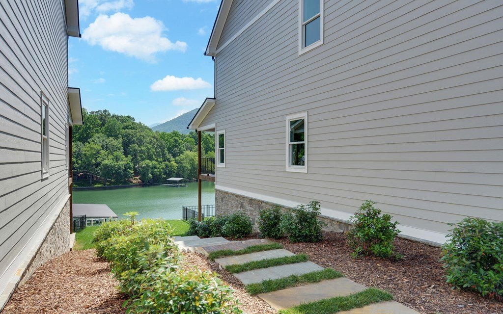 Hiawassee, Georgia, 30546, United States, 4 Bedrooms Bedrooms, ,5 BathroomsBathrooms,Residential,For Sale,1978790